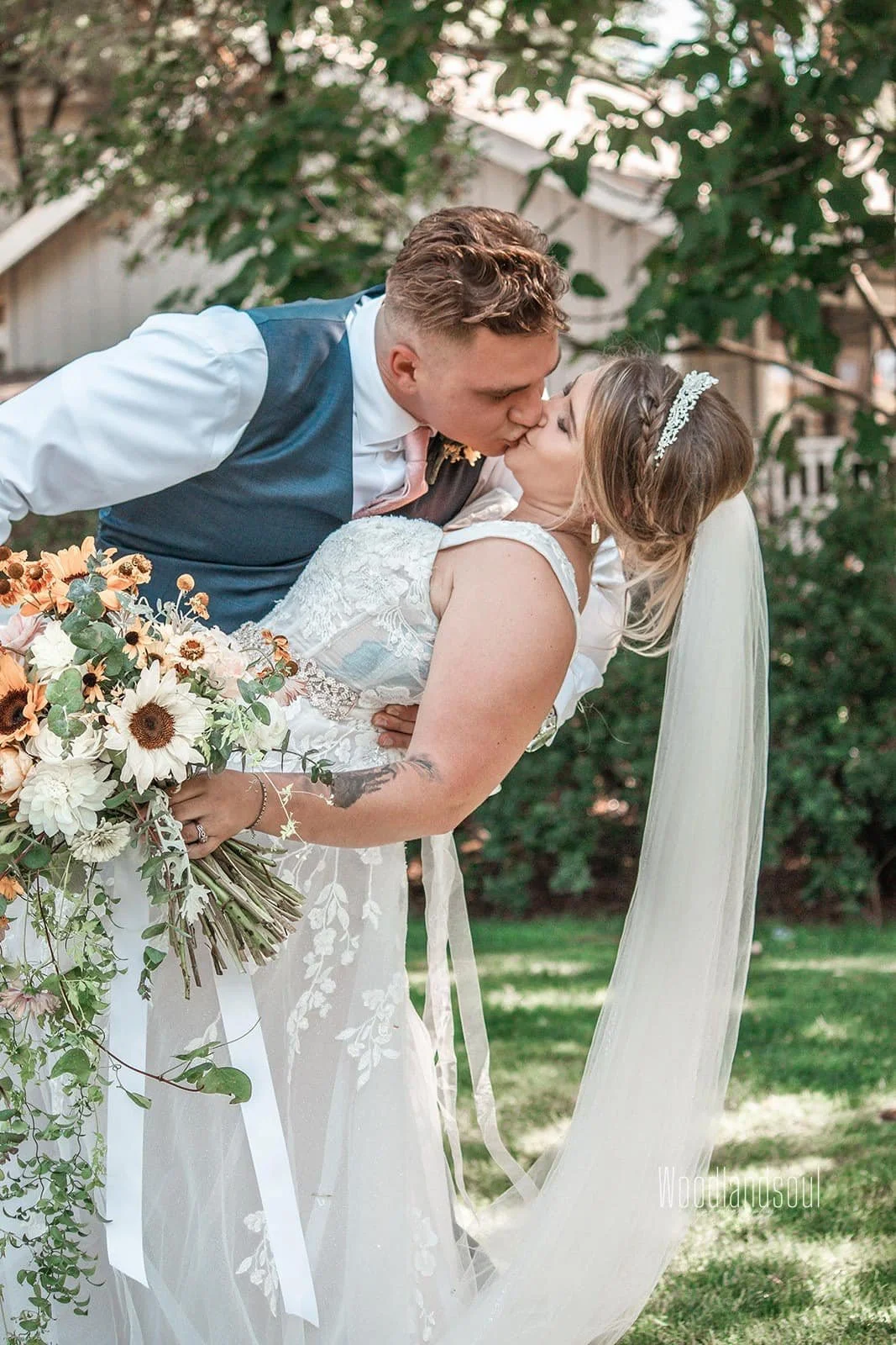 oregon-wedding-couple-forest.jpg