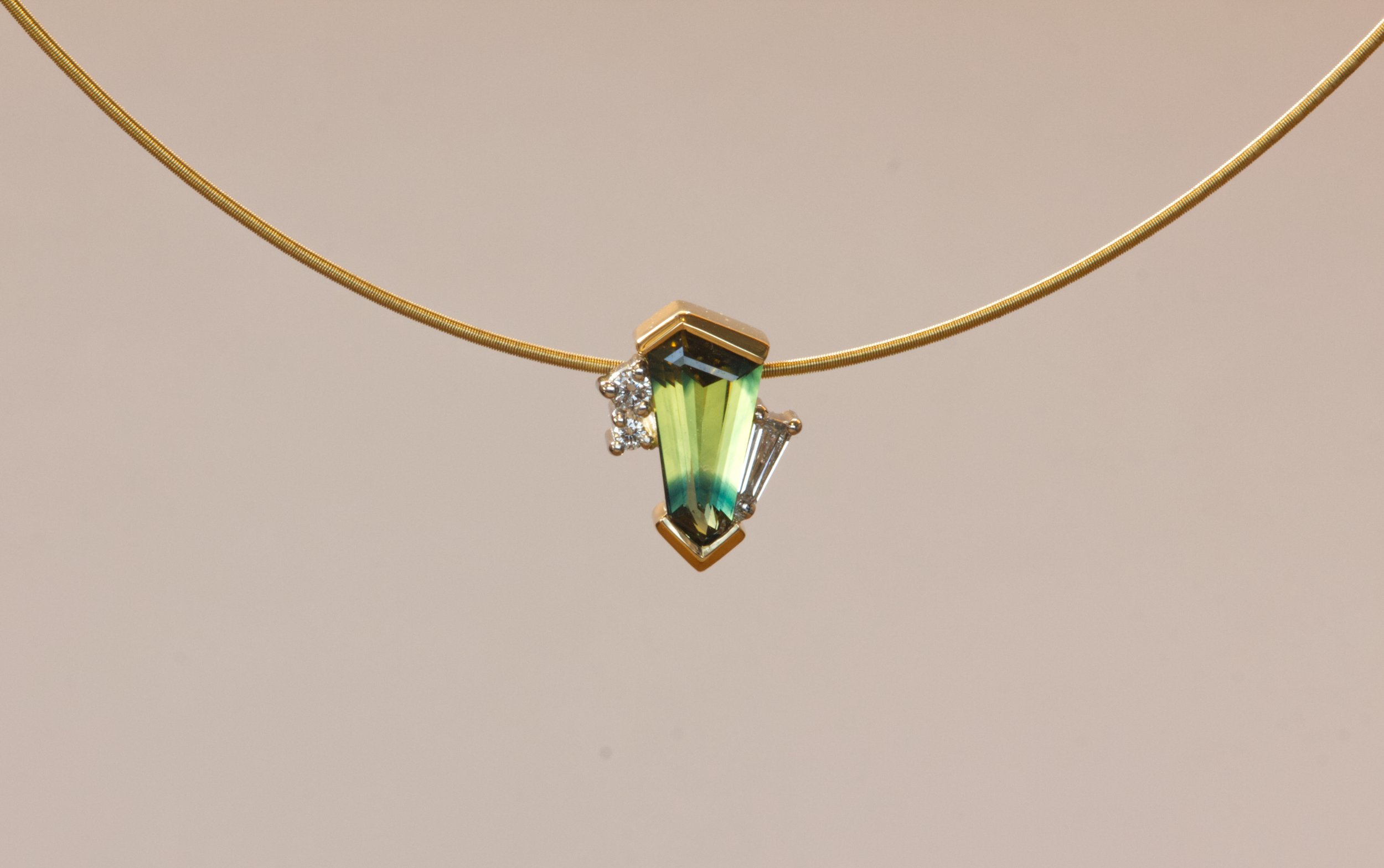 Freeform parti Sapphire Pendant