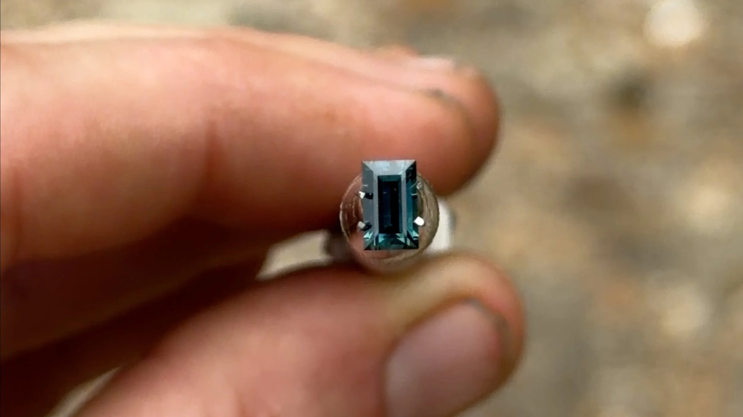 0.62ct baguette sapphire