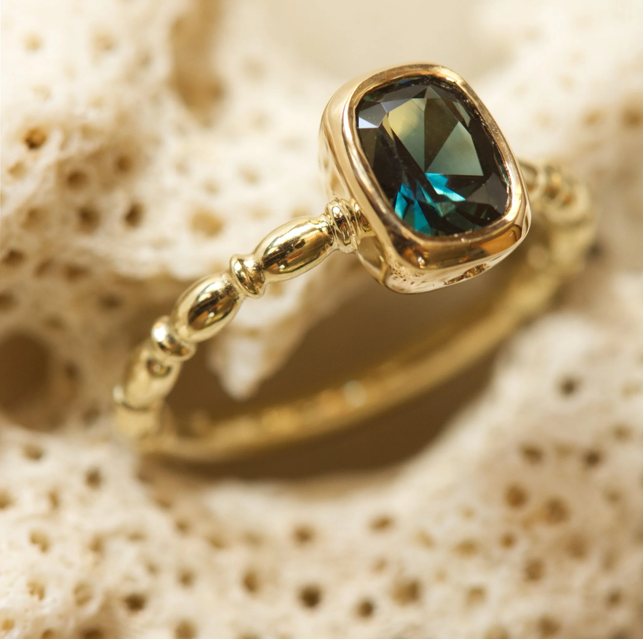Cushion cut Sapphire Solitaire