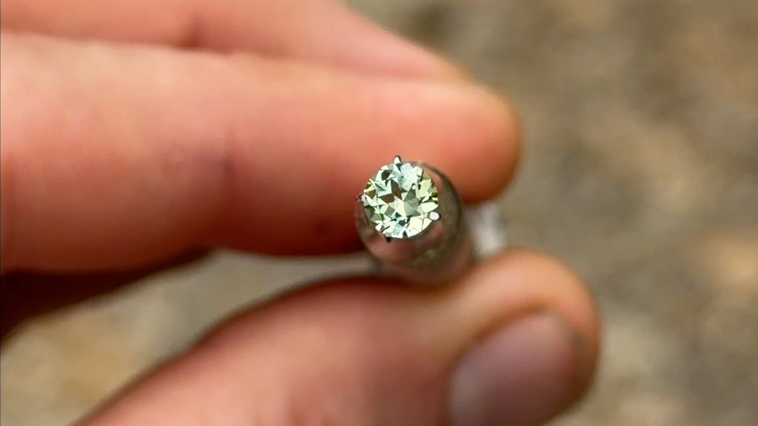 0.48 ct round pati sapphire