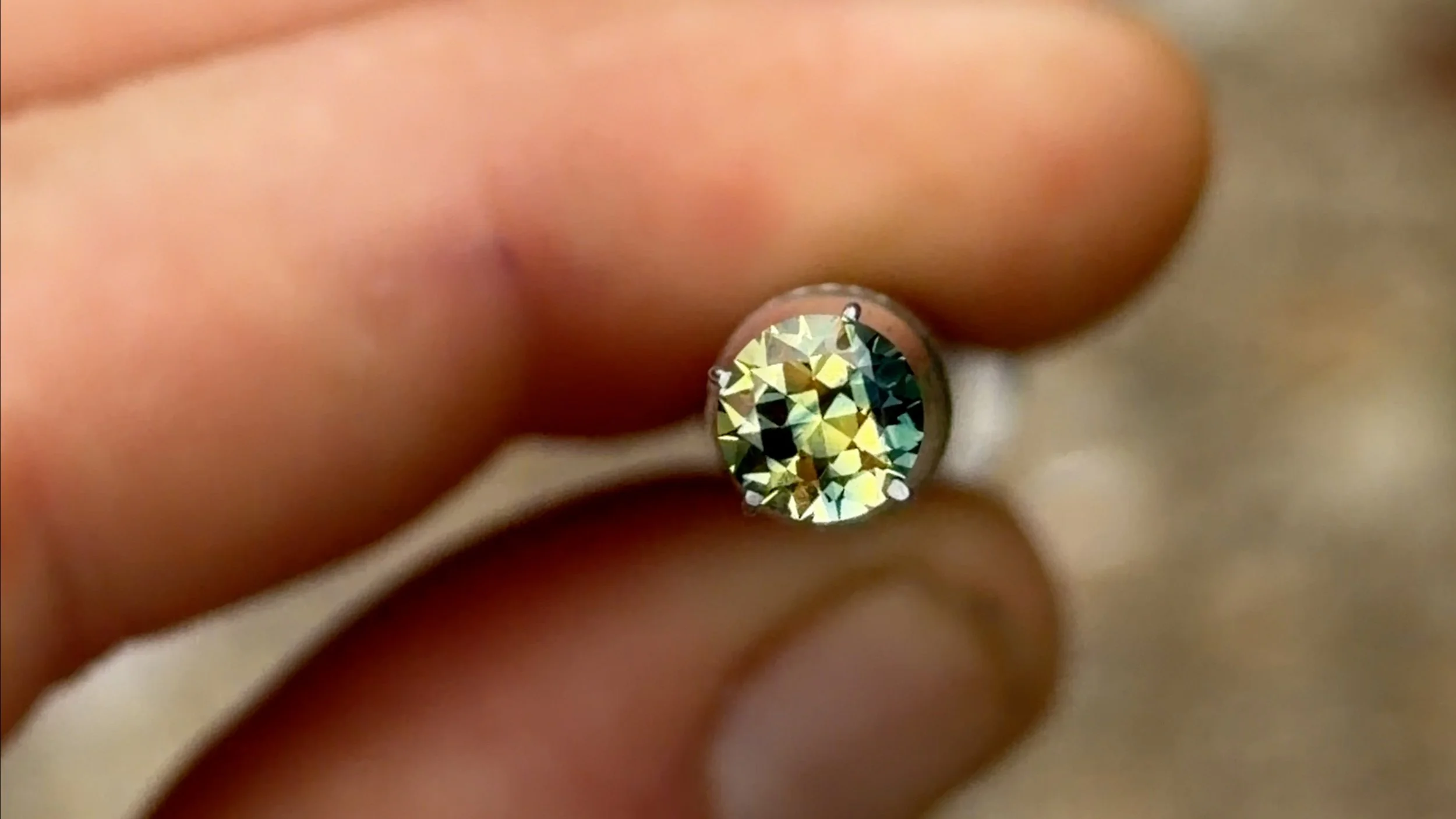 0.76 ct round pati sapphire