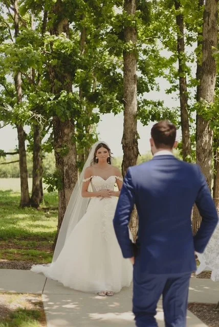 Should You Do a First Look? Pros, Cons, and Real Wedding Moments