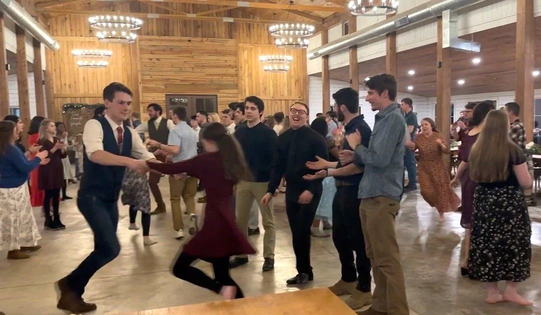call-dancing-wedding-reception-group-dance.jpg