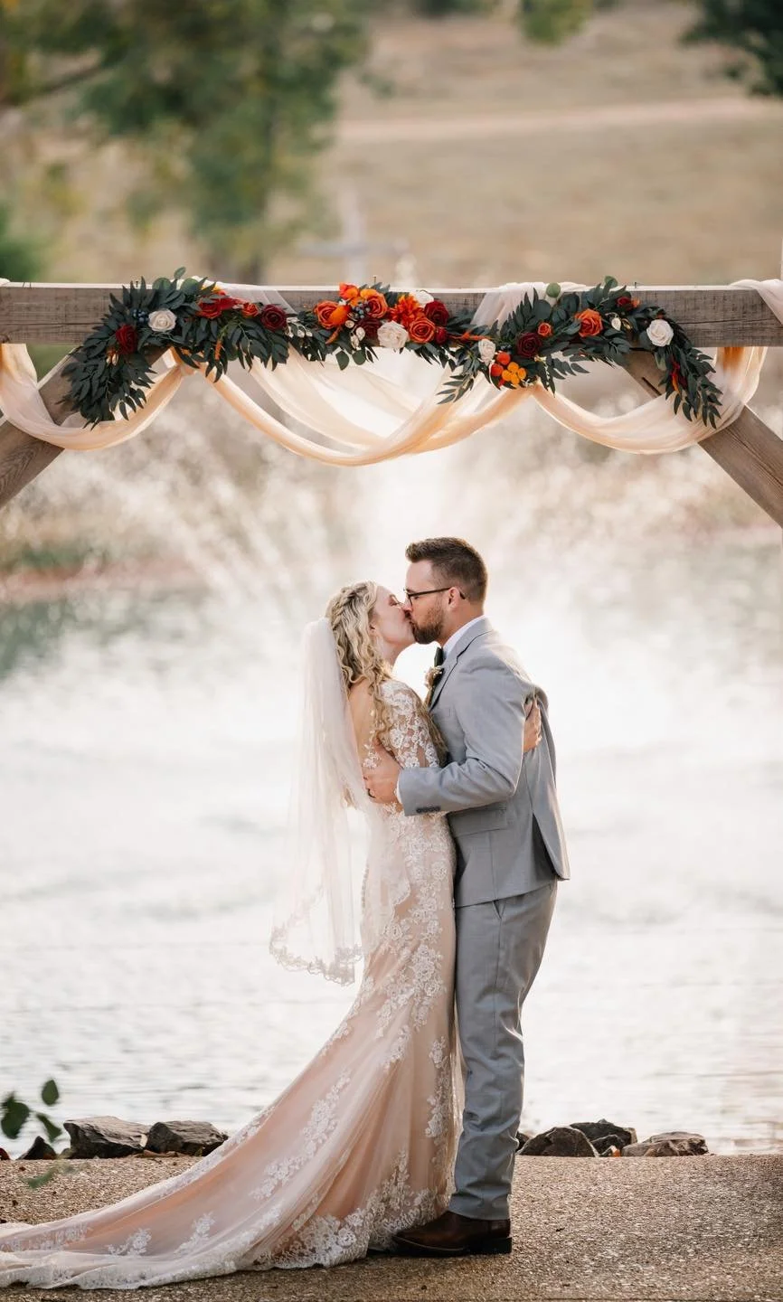 Wedding kiss Hailee and Jonah.jpg