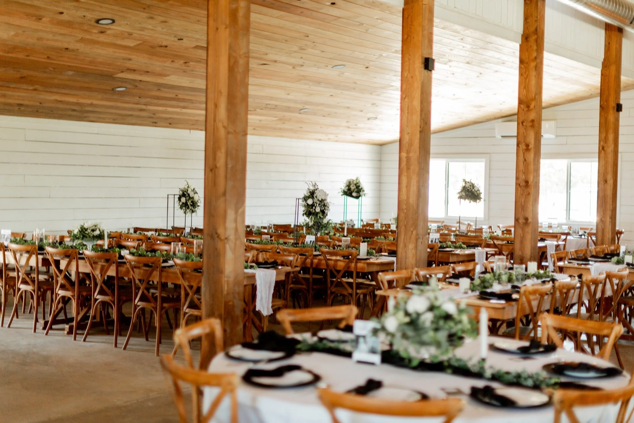 Berkshire Ridge elegant wedding large crowd.jpg