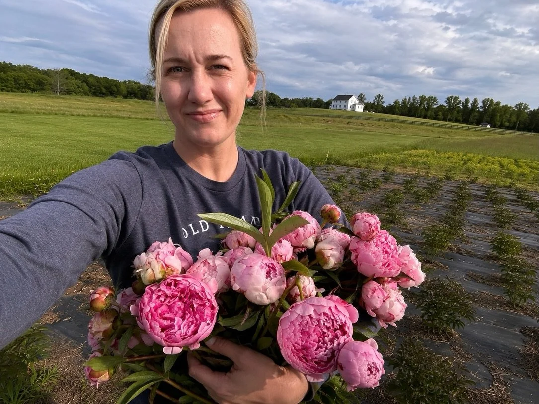 Woke up Mother&rsquo;s Day morning to a few Sarah B&rsquo;s blooming, and showed my daughter how to look for the squishy ones that were ready to cut. We come back after an all day soccer trip to St Louis to 30-40 blooms opening up!! So here&rsquo;s m