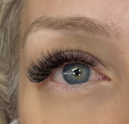 Eyelash Extension LED lashes Crows Nest Willoughby Lower North Shore long lasting handmade premade eyelash