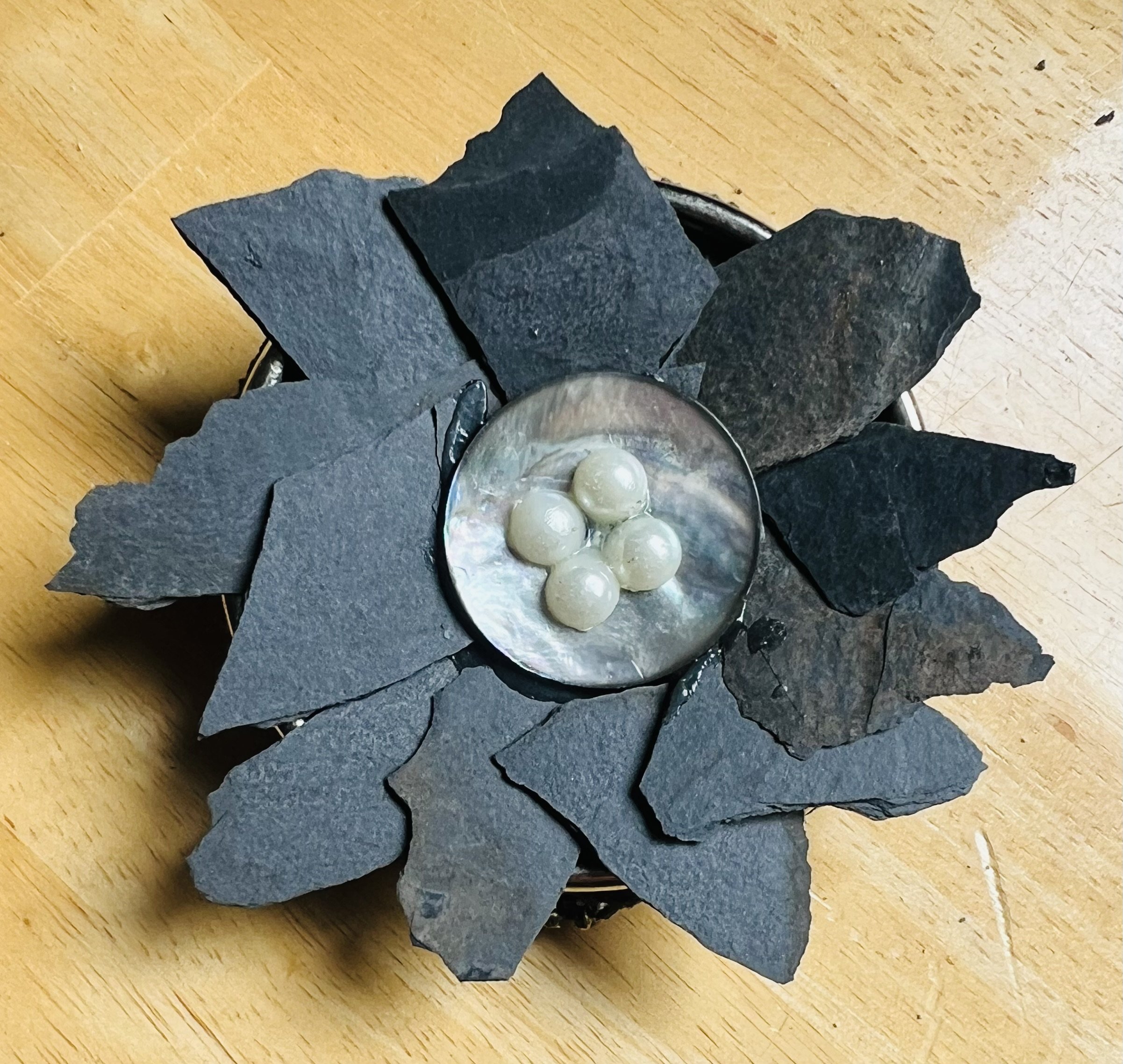 Slate flower | slate, button and pearls|