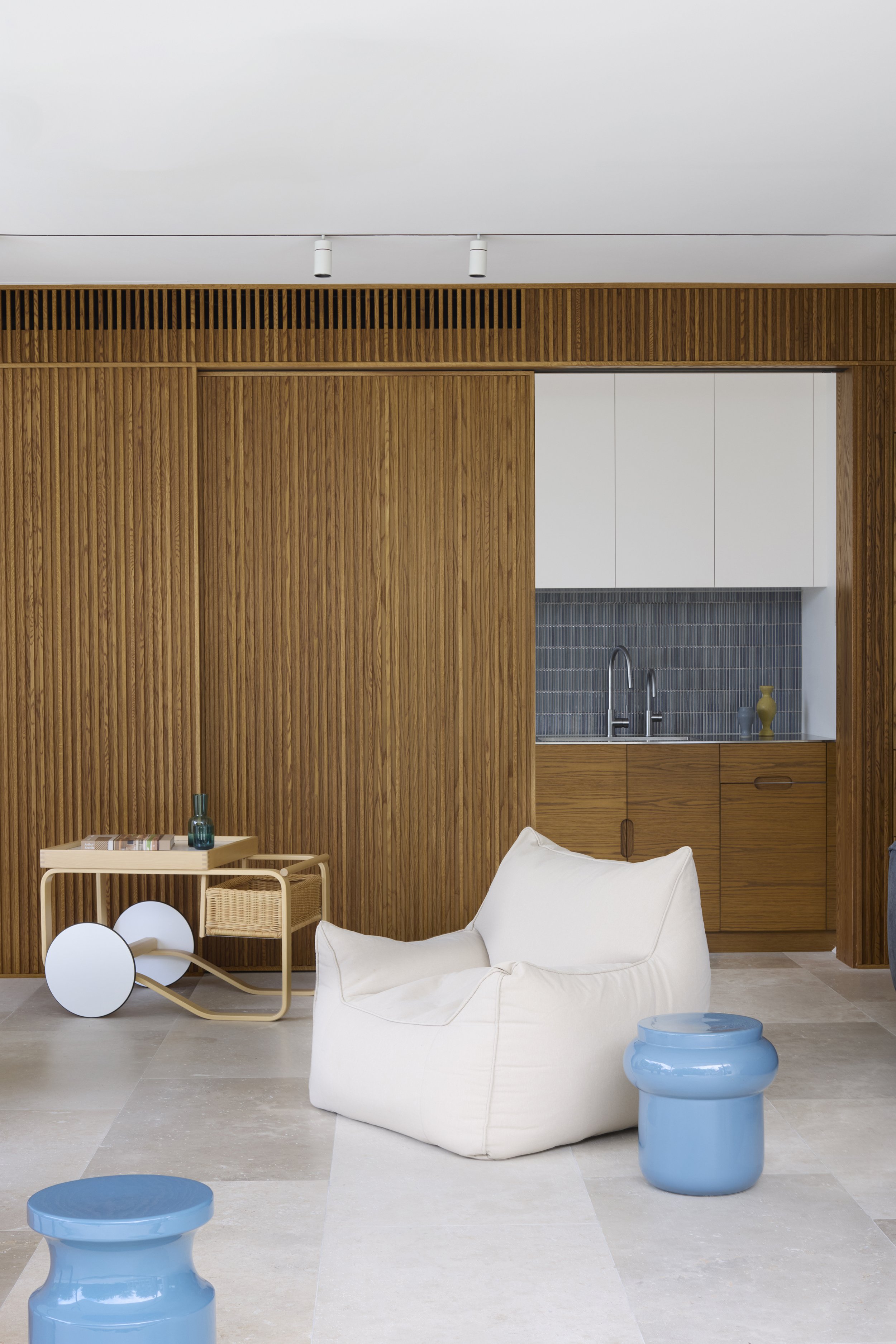 LRA-Harlowe plc3890 1.jpg