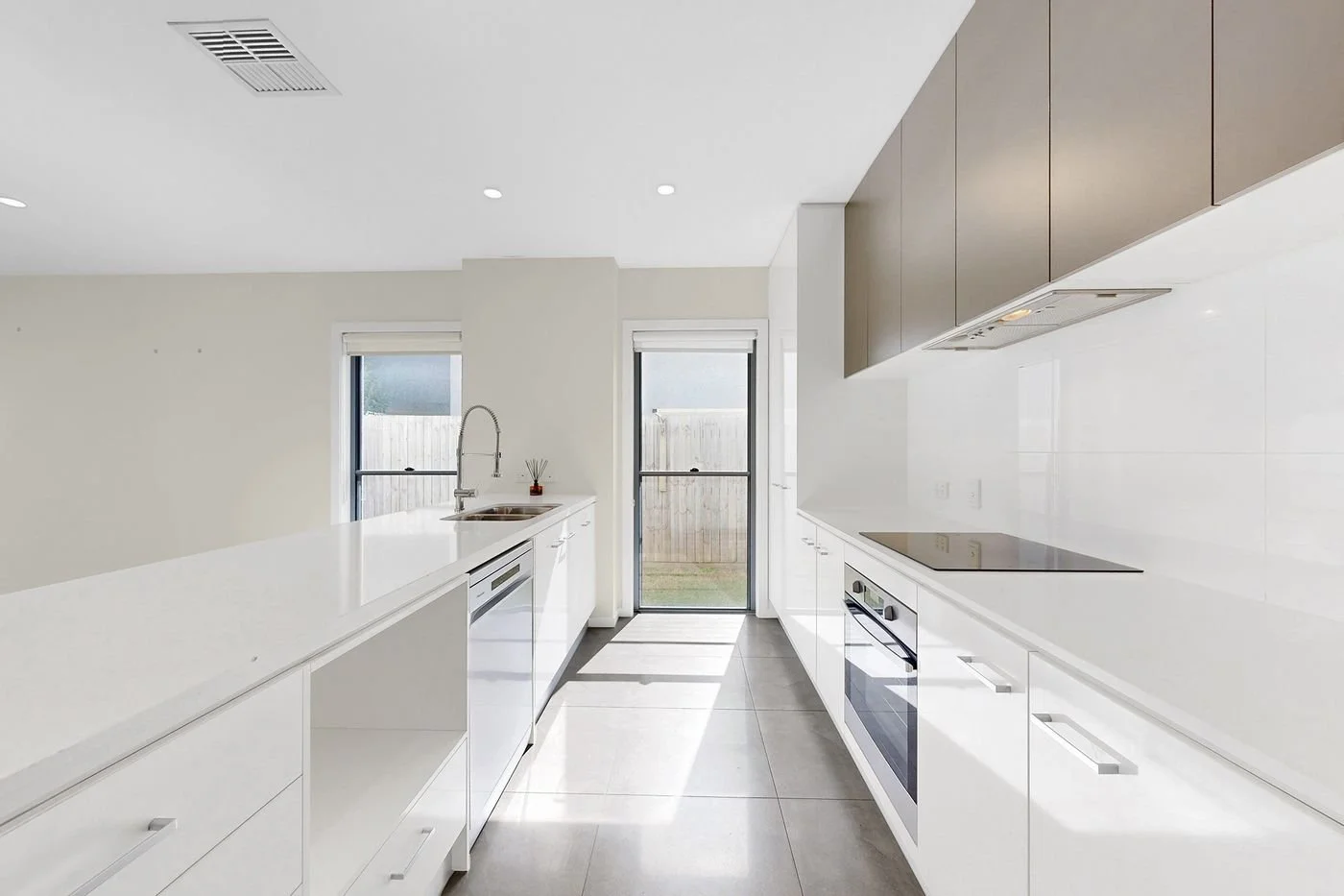 22 meath crescent nudgee harcourts listing2.jpg