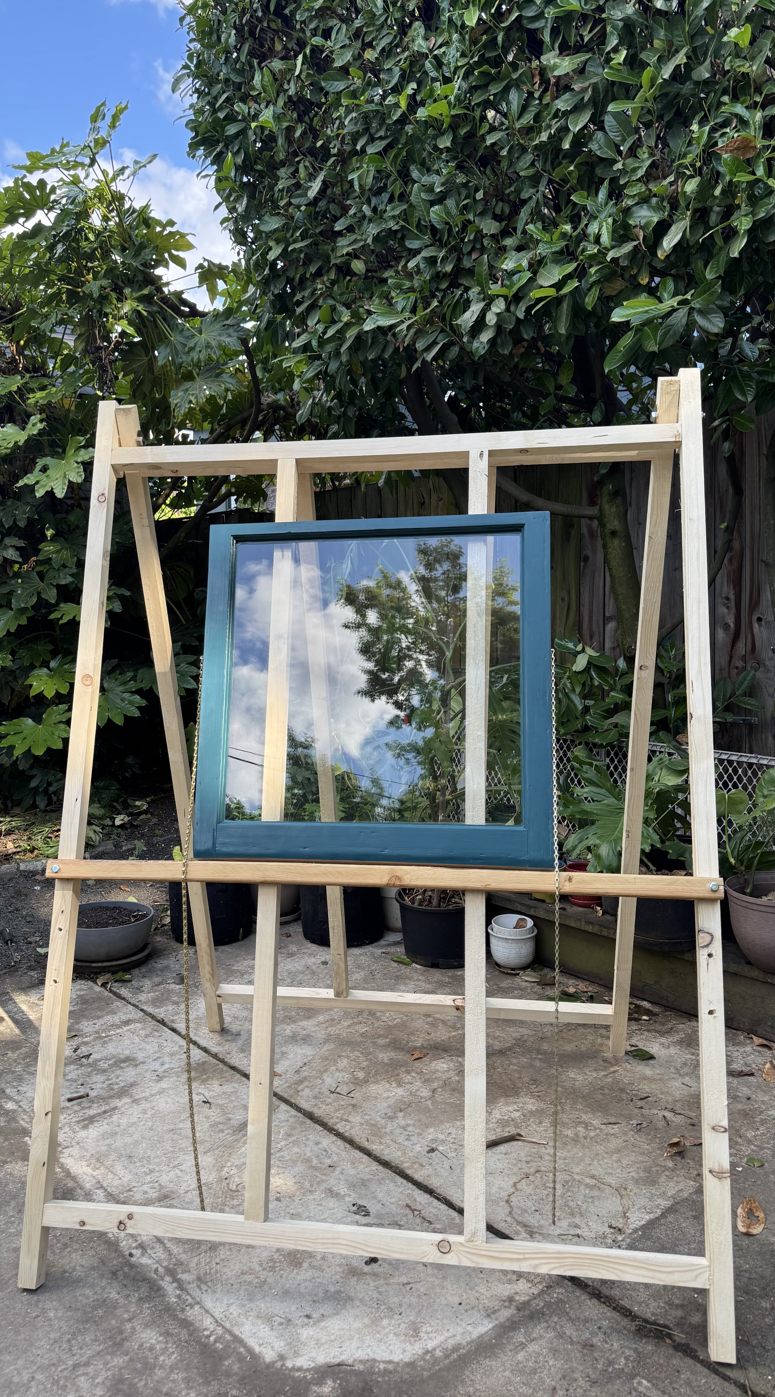 A bottom sash freshly painted with Brouns linseed oil paint in Chatsworth blue
