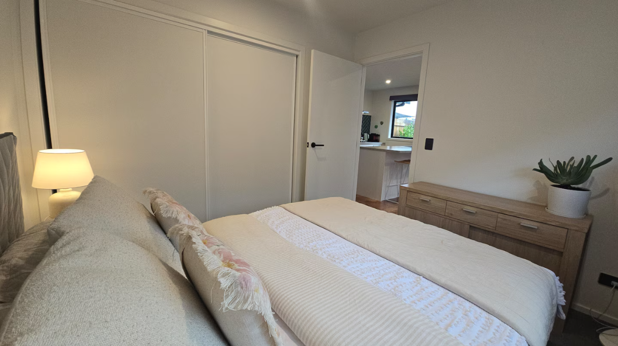 7 - bedroom.png