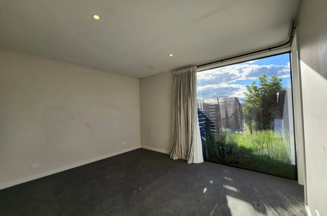 Master bedroom.png
