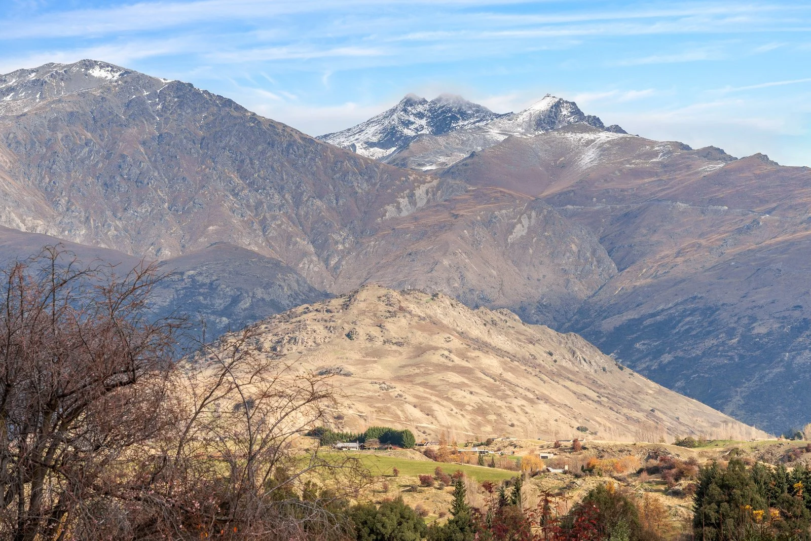 Copy of 056_Open2view_ID593720-32_Hood_Cresent.jpg