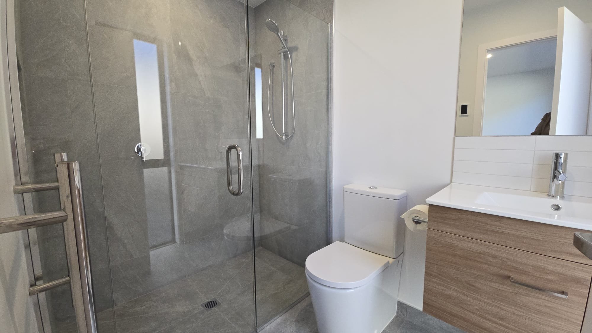 Ensuite.jpeg