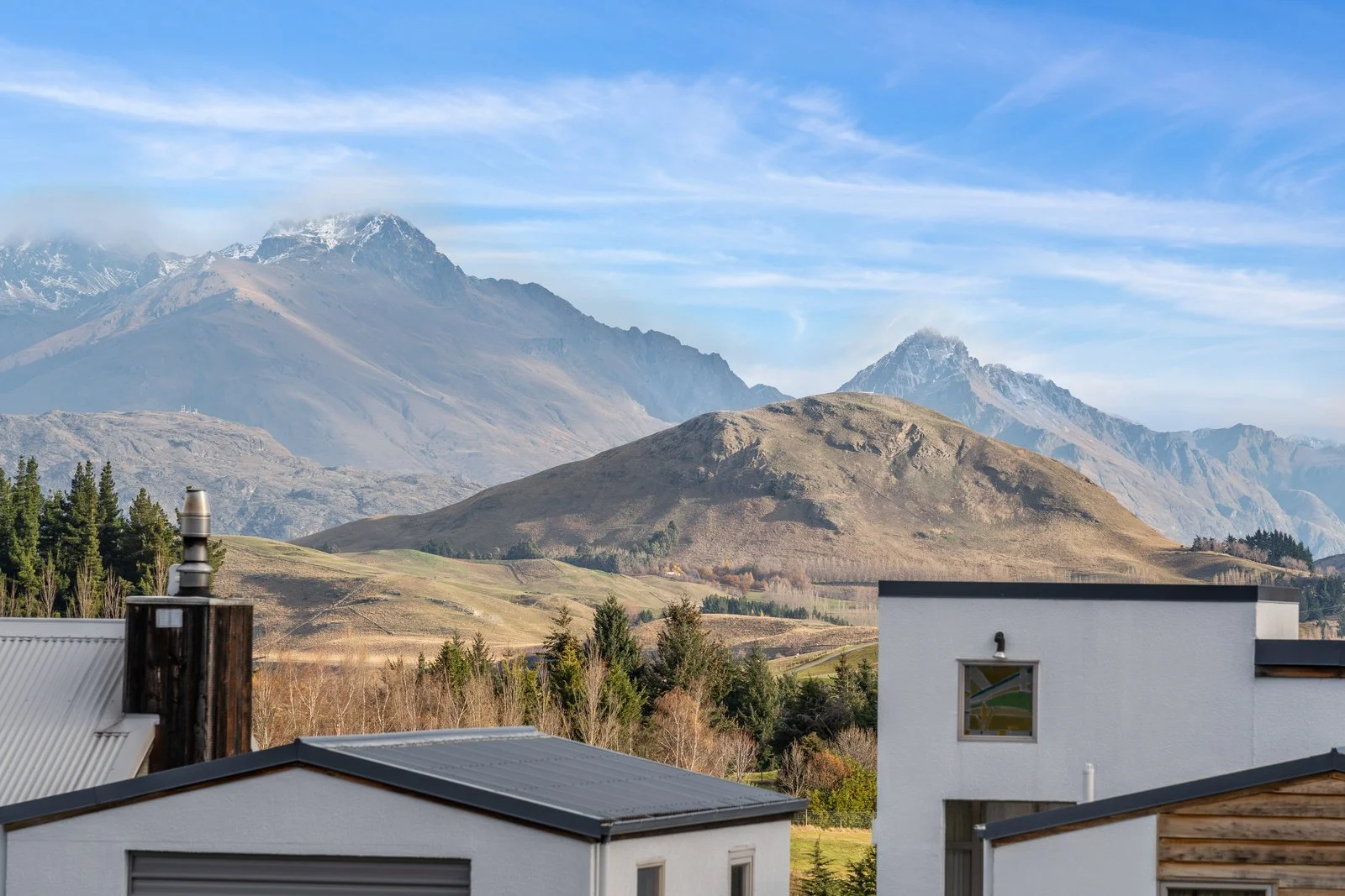 Copy of 057_Open2view_ID593720-32_Hood_Cresent.jpg