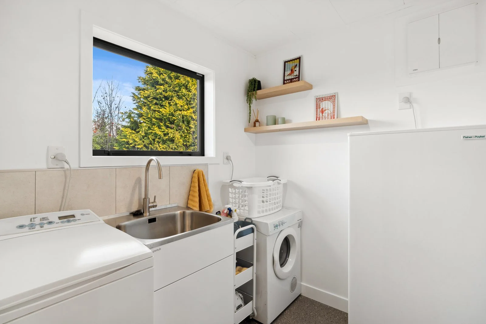 Copy of 037_Open2view_ID593720-32_Hood_Cresent.jpg