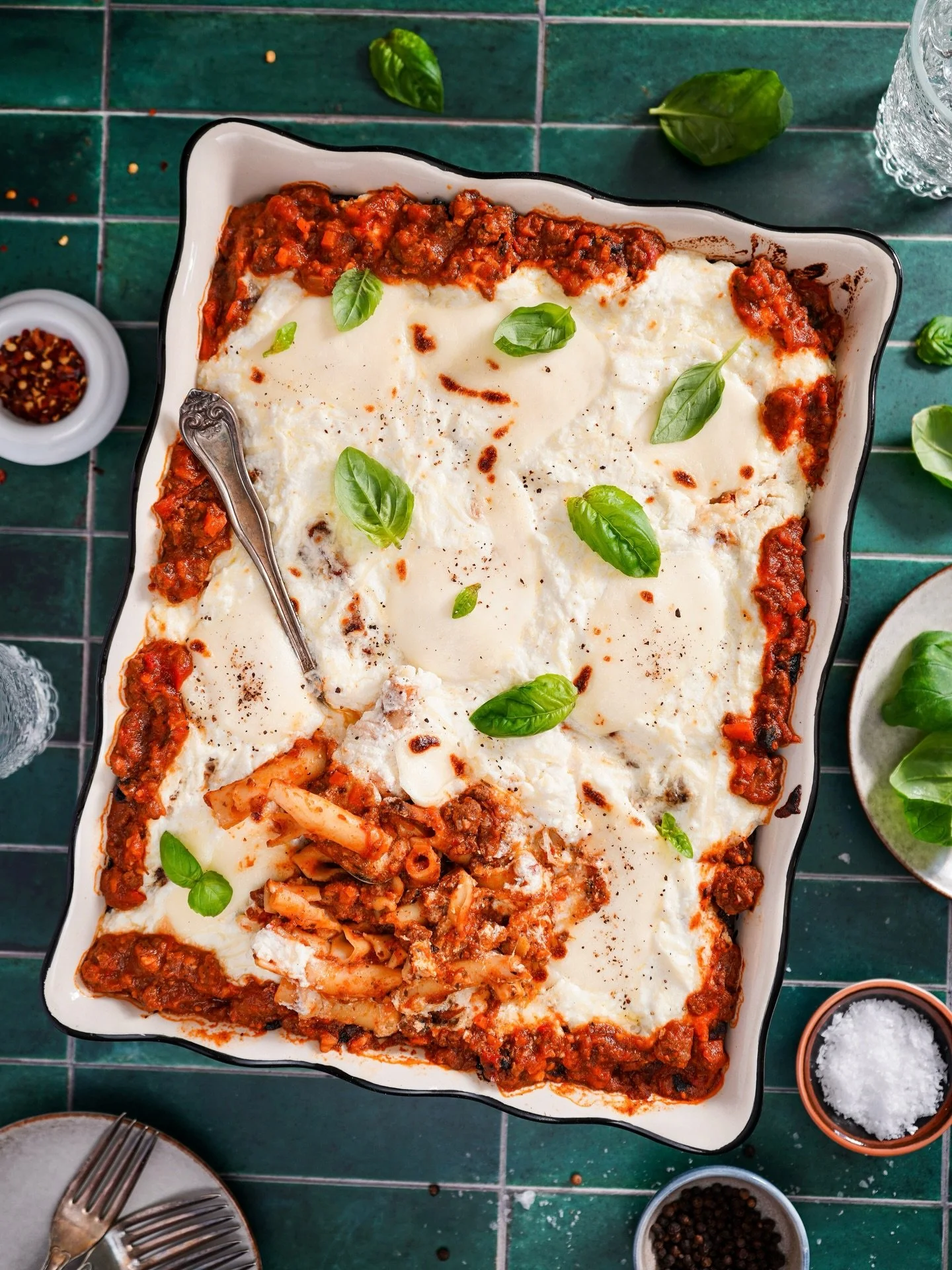 Used up the last of the tomatoes I froze from last summer to make a homemade sauce for baked ziti since that&rsquo;s what the hubs has been requesting for&hellip; well, forever. I usually just cook whatever I&rsquo;m feeling with the random ingredien