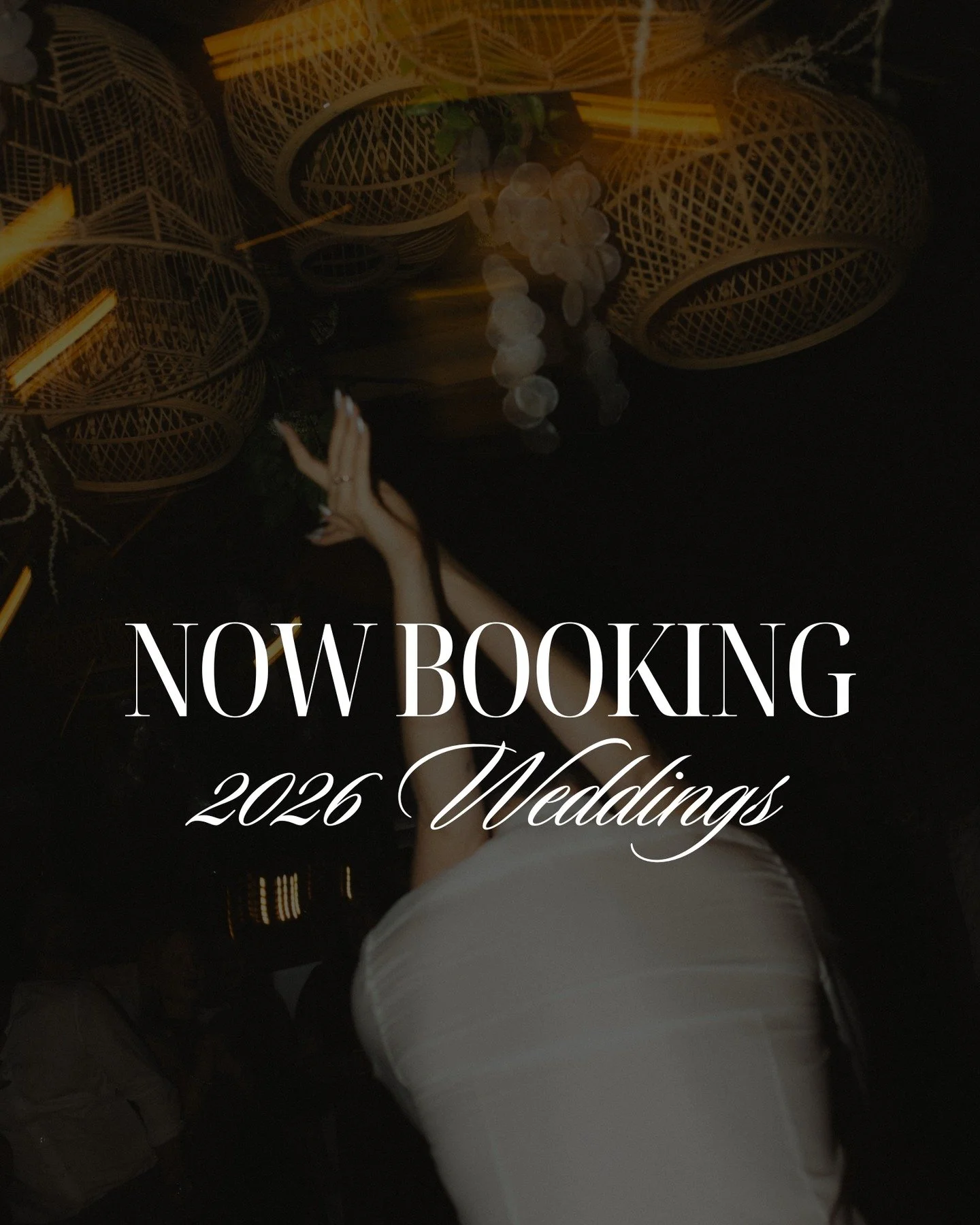 - NOW BOOKING 2026 -

Net zoals elk jaar, is dit een moment van reflectie. Wat wil ik anders doen? Wat kan er beter? Hoe voel ik mij bij alles? 

2026 wordt het jaar van meer experimenteren. Meer gevoel leggen in beelden door te spelen met technische