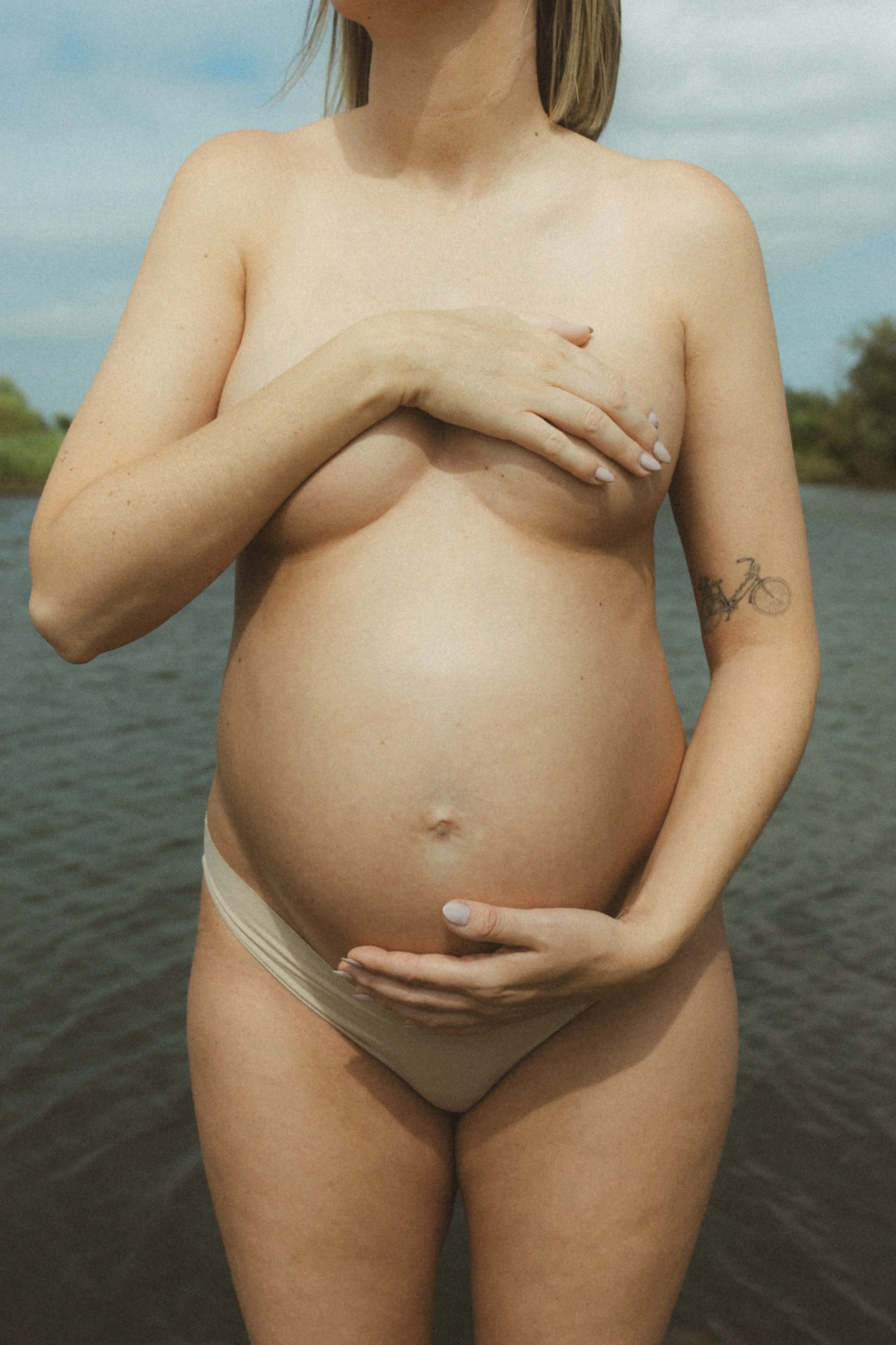 zwangerschap boudoir pregnancy photoshoot fotoshoot opglabbeek cindy vanderlinden