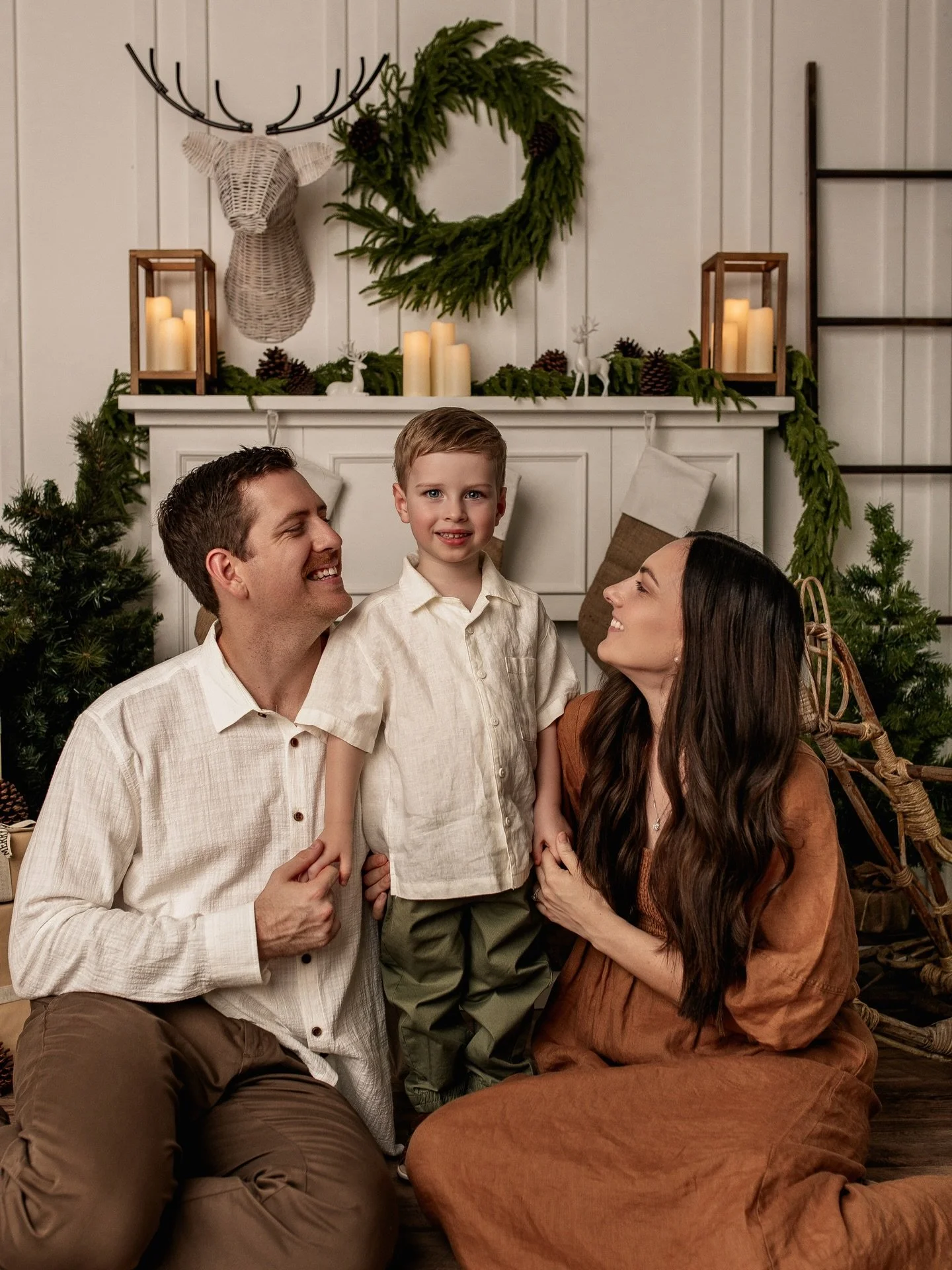 Timeless Christmas images ✨

Christmas mini&rsquo;s were such a hit this year!
Next year is already in the works and on and planning table! Bigger and better things are coming!