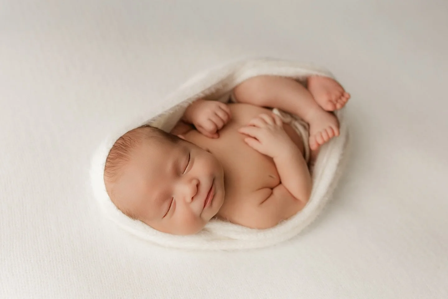 Happy Monday ✨

This is your reminder to book in those newborn photos, it&rsquo;s worth every cent 🤍

For more information + bookings, head to www.sageandcophotography.com 

📍Private Raceview Studio, Servicing Ipswich + Surrounds