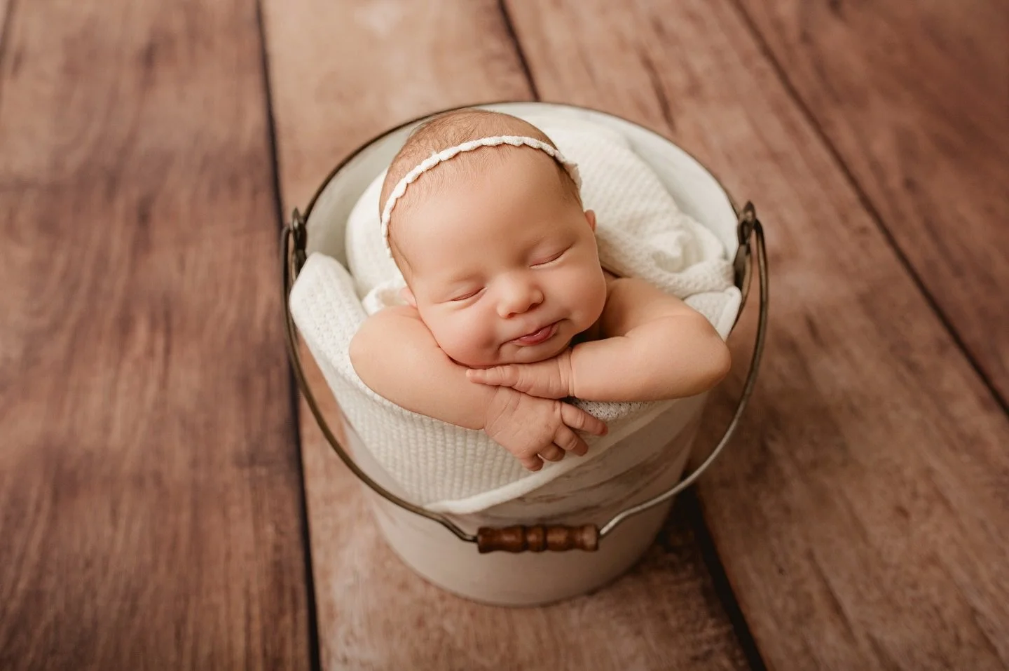 Nothing to see here, just a bucket of perfection ✨

For more information + bookings, head to www.sageandcophotography.com 

📍Private Raceview Studio, Servicing Ipswich + Surrounds