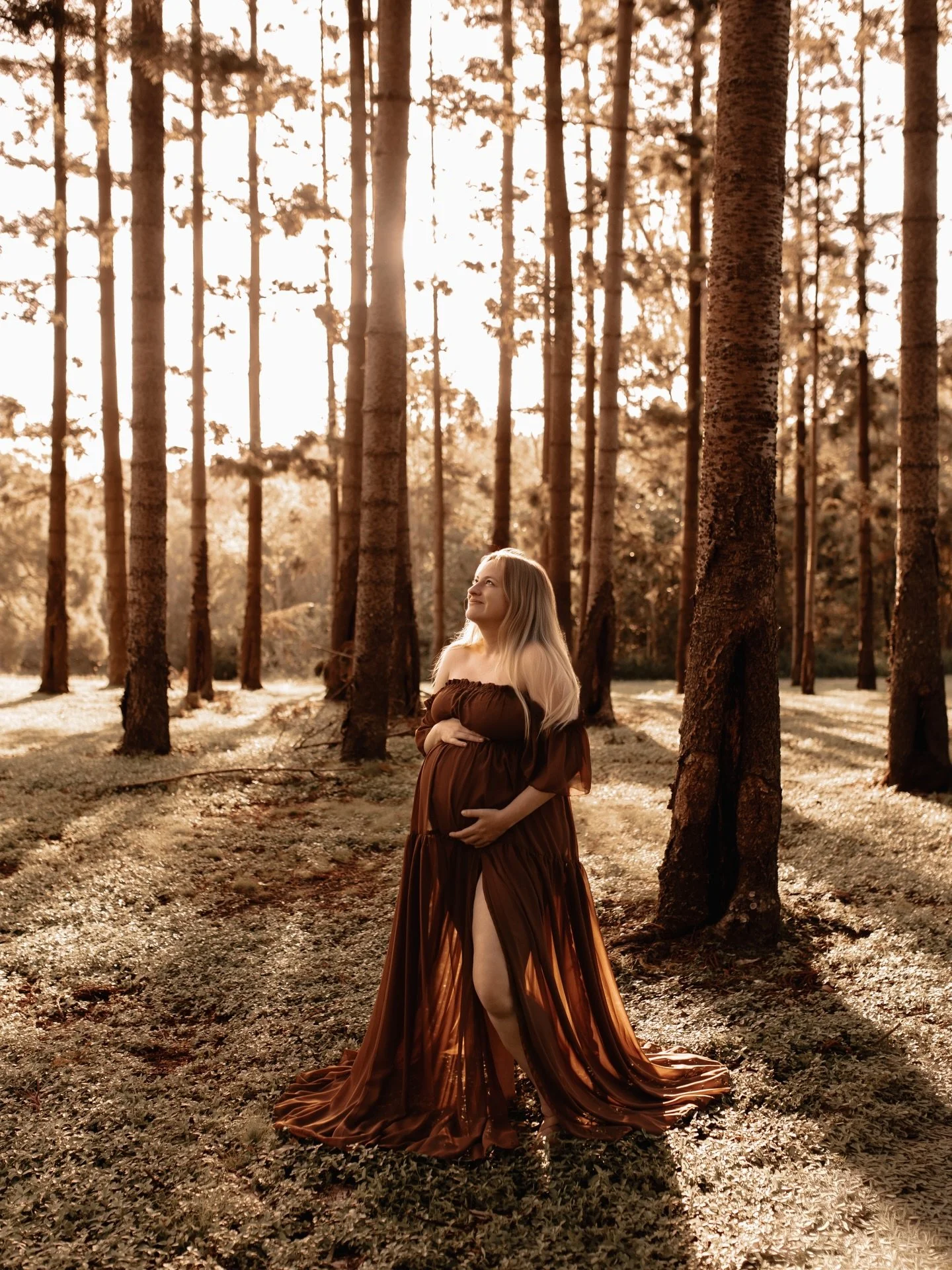 Maternity sessions are a celebration of the life you&rsquo;re growing and the strength, softness and beauty of this chapter. The gentle curve of your bump, the anticipation, the love already so present ~ these moments deserve to be remembered.

✨ Boo