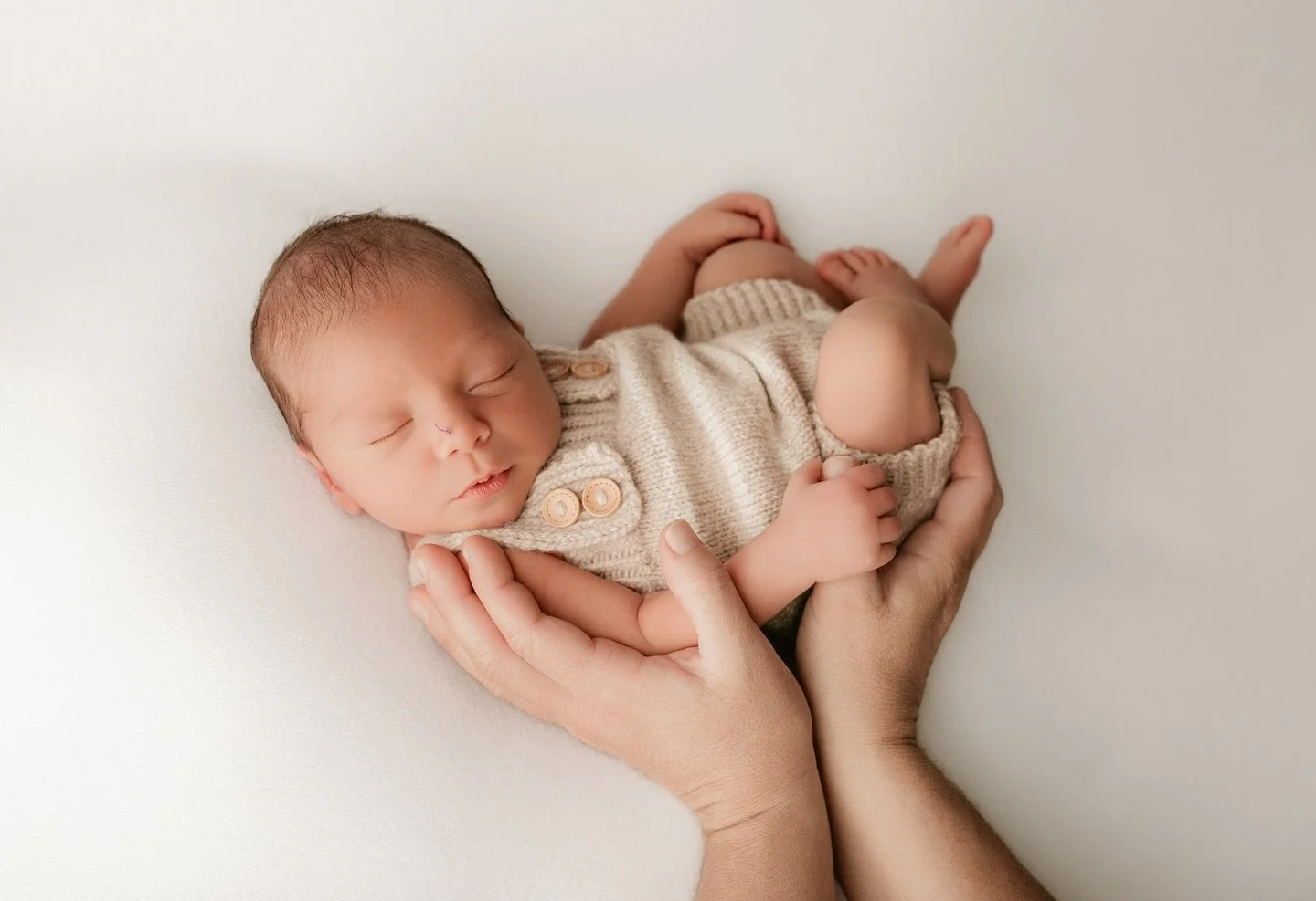 The best type of handful 🥹

Capturing these tiny details reminds you just how tiny they really were before they grew so fast! ✨

For more information + bookings, head to www.sageandcophotography.com 

📍Private Raceview Studio, Servicing Ipswich + S