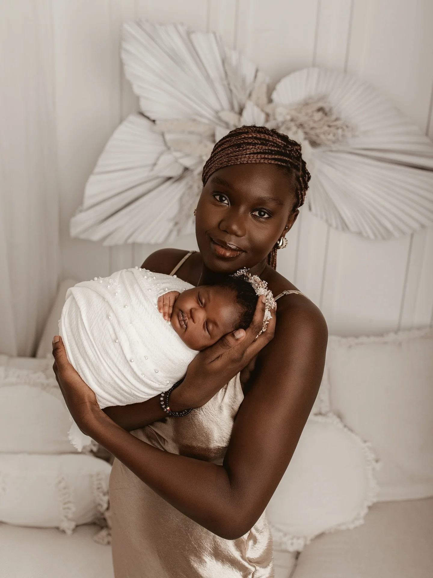 A mothers love is truly like no other ✨

For more information + bookings, head to www.sageandcophotography.com 

📍Private Raceview Studio, Servicing Ipswich + Surrounds