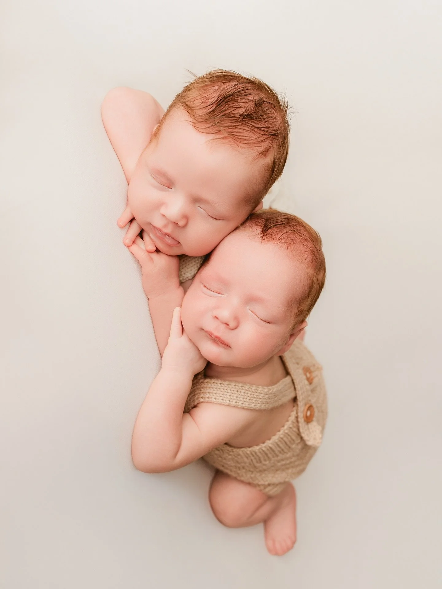 Built in best friends 🌟

So many little twinnies this year 😍 loving it! 

For more information + bookings, head to www.sageandcophotography.com 

📍Private Raceview Studio, Servicing Ipswich + Surrounds