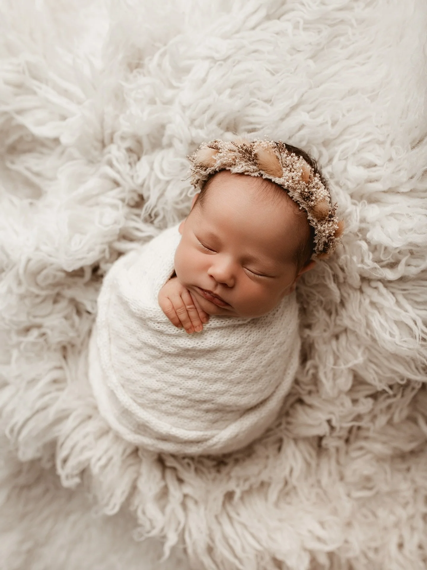 These are the moments you&rsquo;ll never get back, but you can hold onto them forever.

I only take a limited number of newborns each month to allow flexibility around due dates, and sessions fill quickly.

I am now taking bookings through to July 20