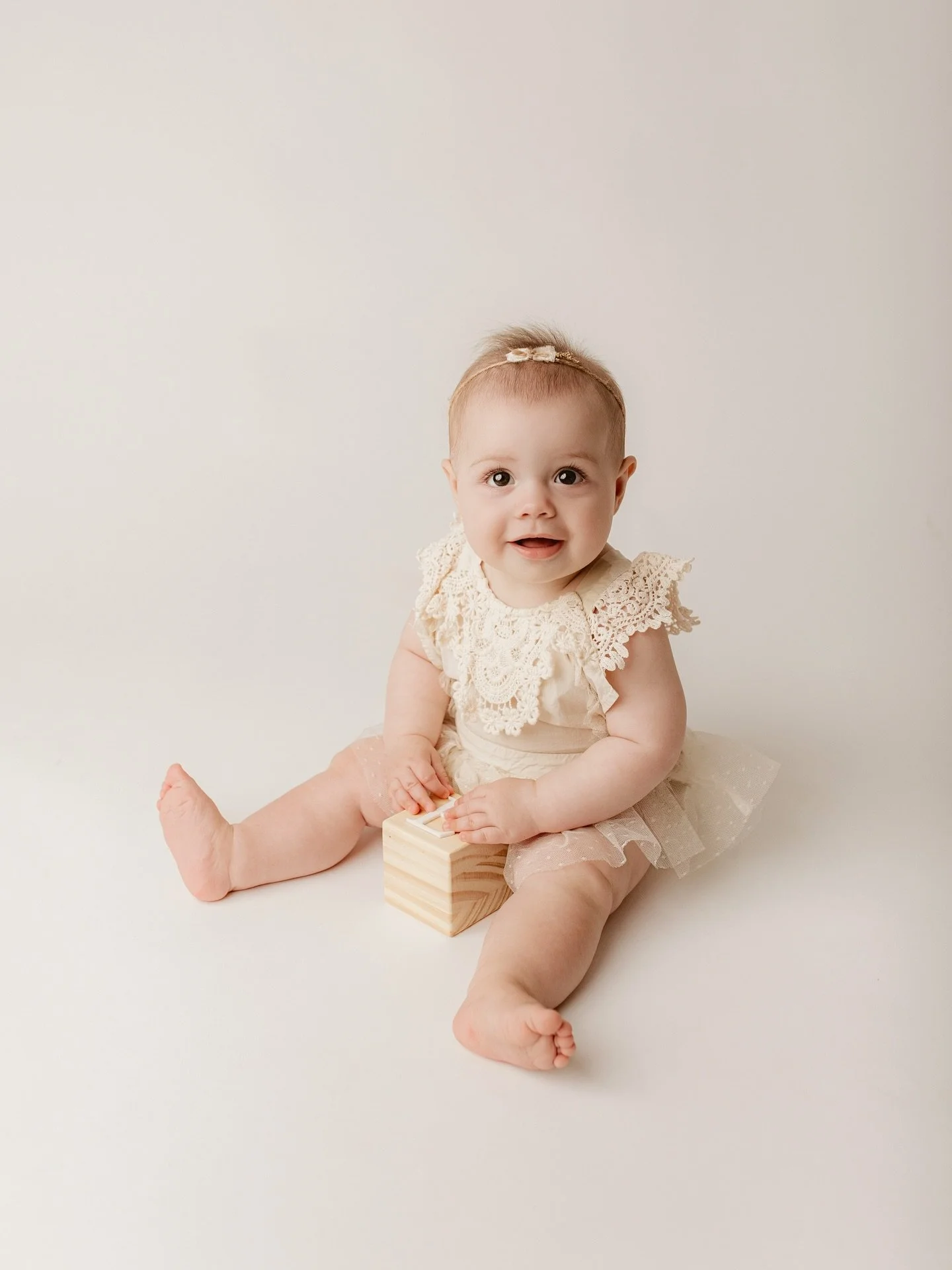 Sitter sessions are for those in-between moments you never want to forget 🤍

When they&rsquo;re sitting, giggling, full of personality&hellip; but not quite on the move yet. These sessions are perfect for babies up to 12 months, capturing all the li