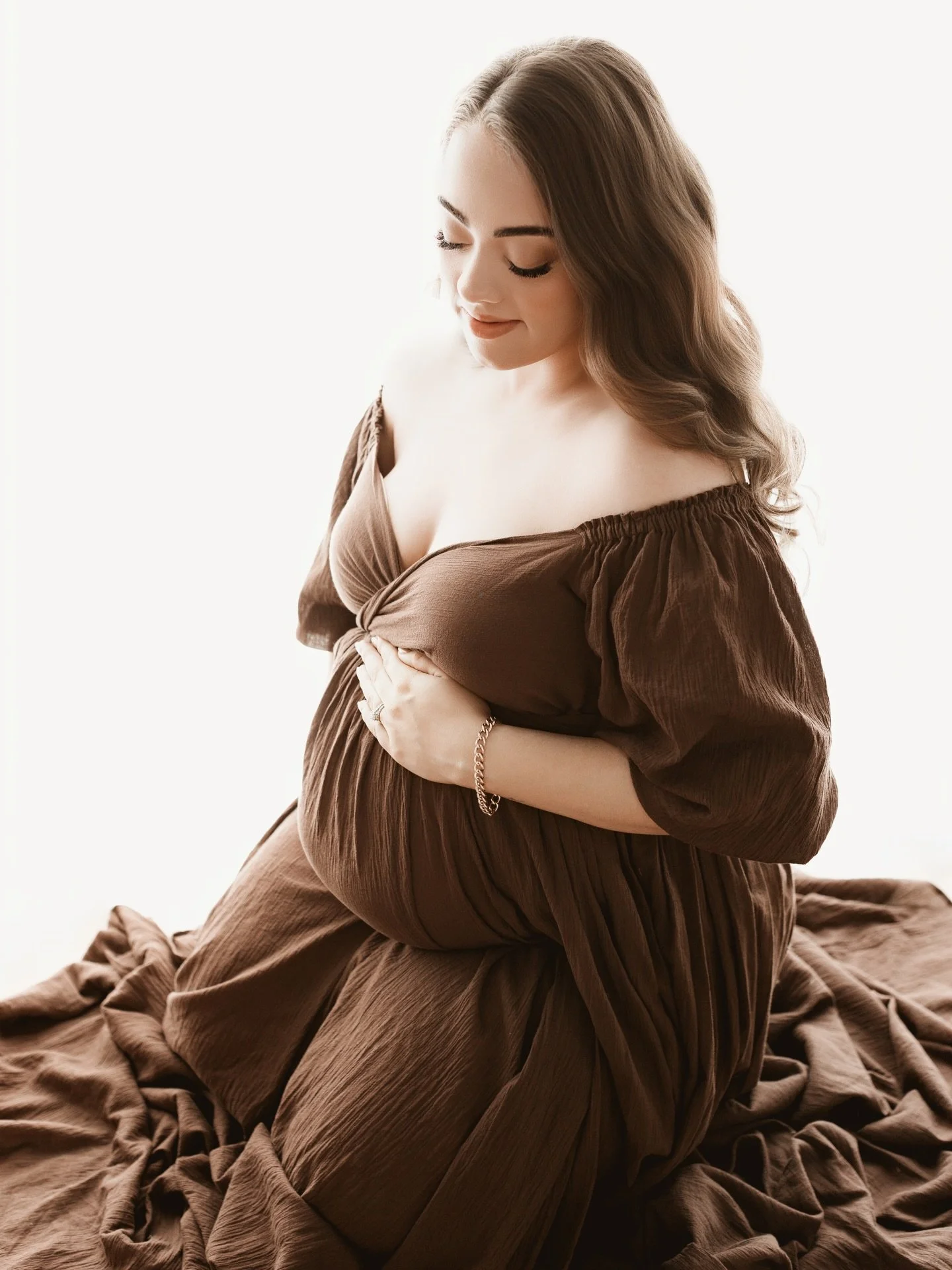 A glowing Mumma ✨

Studio maternity sessions are such a beautiful way to capture the end of your pregnancy 🤍

For more information + bookings, head to www.sageandcophotography.com 

📍Private Raceview Studio, Servicing Ipswich + Surrounds