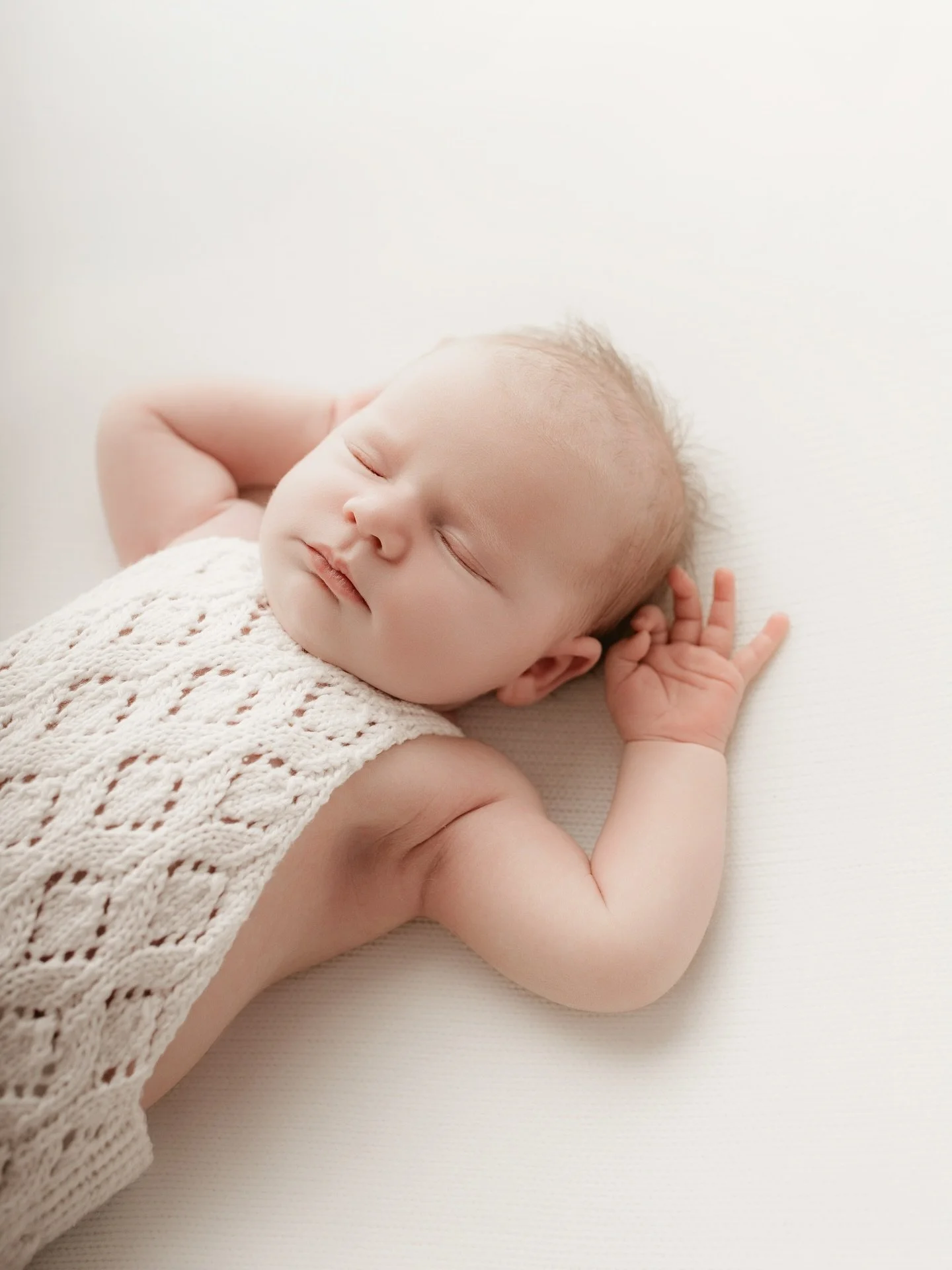 How I wish I was spending my Monday morning 😴

Busy little week coming up and lots of editing! 
Loving all the newborns I have coming in soon! 

Very limited spots left so if you have a little one arriving soon, or have just had a baby message now t