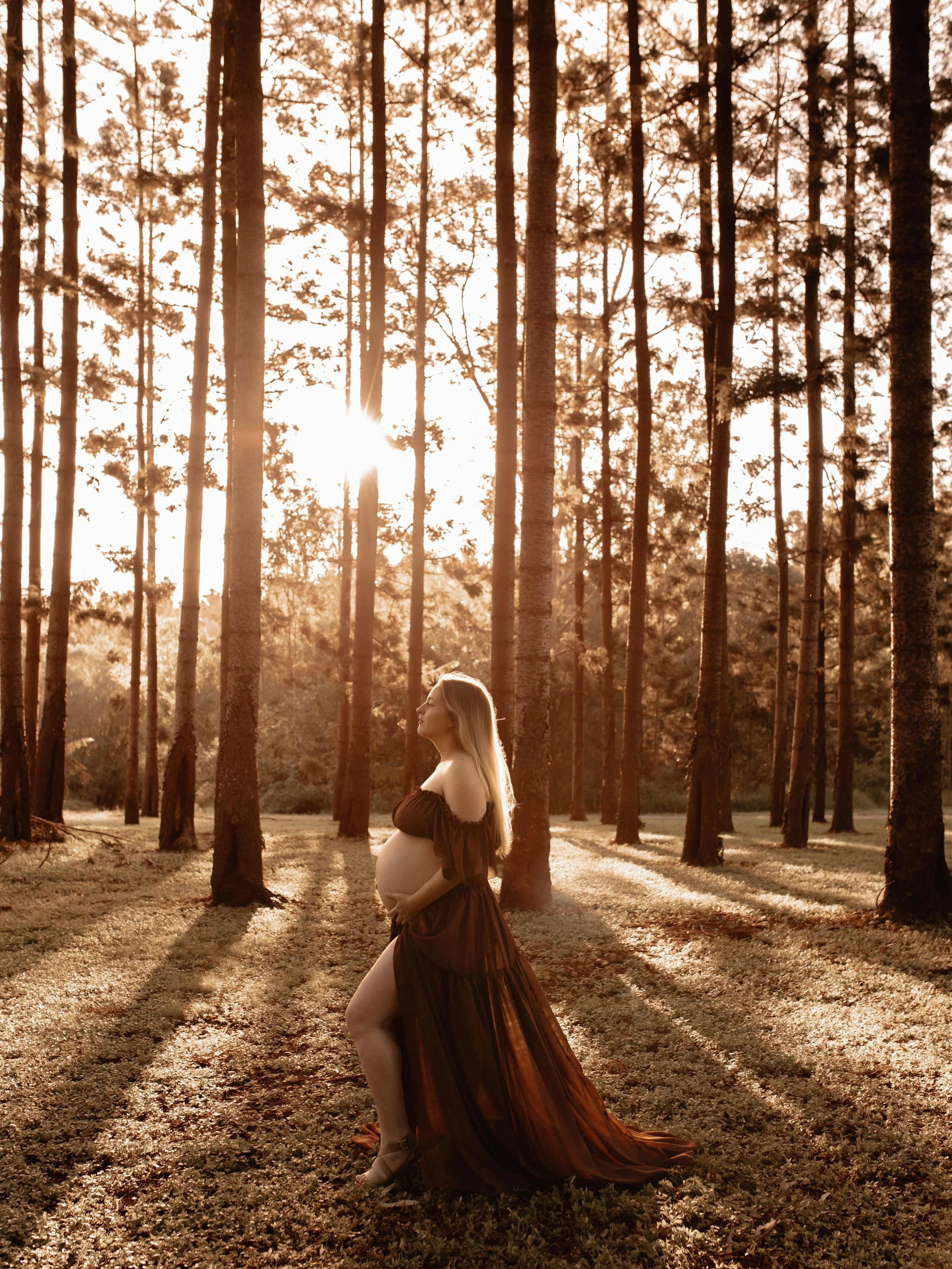 The perfect time to capture your maternity session is between 32&ndash;36 weeks 🤍

Your bump is beautifully round, you&rsquo;re still feeling comfortable enough to move and enjoy the experience, and it&rsquo;s such a special chapter to pause and rem