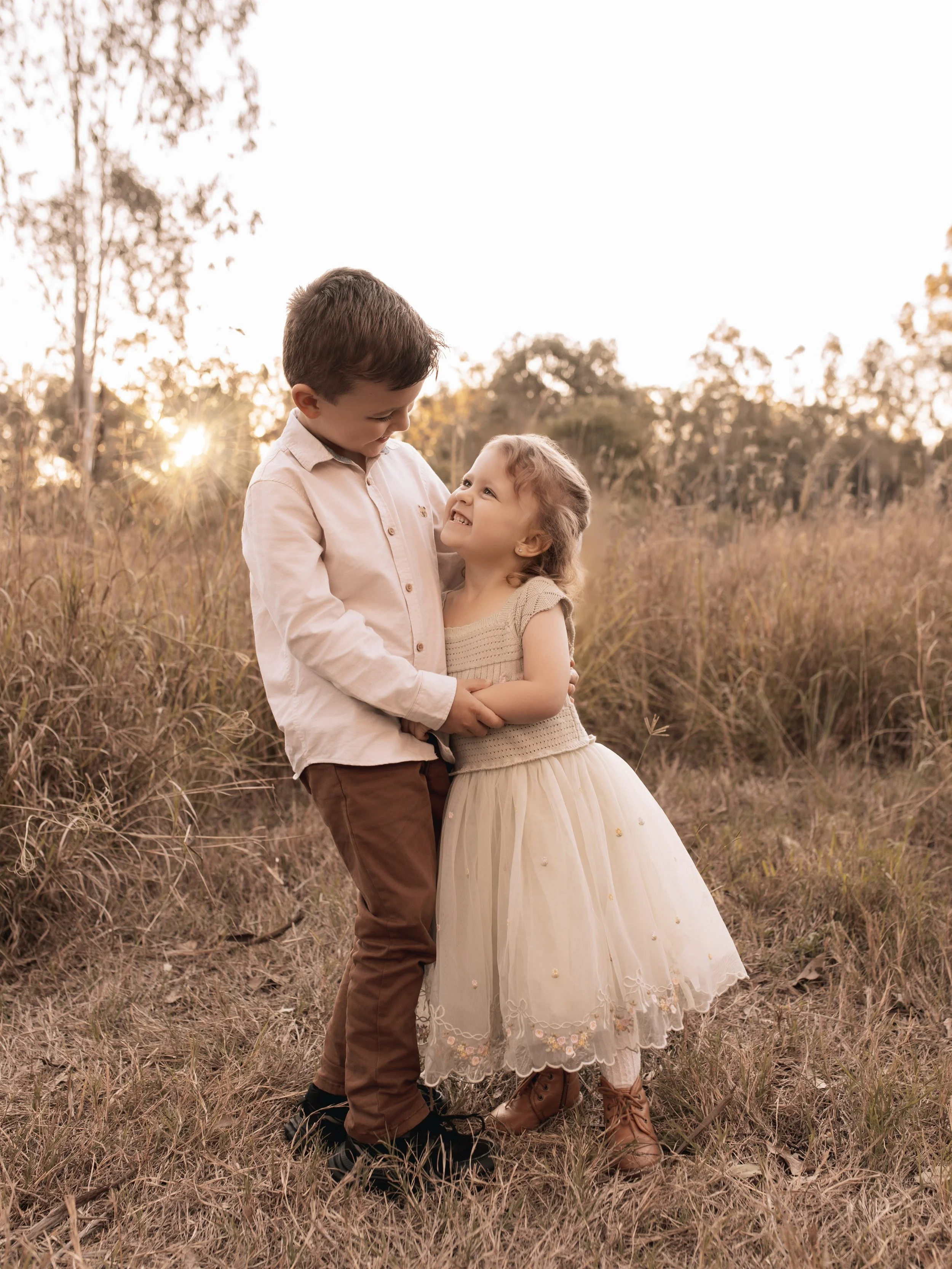 These two were like a little fairytale pair ✨ The sweetest little singling I&rsquo;ve had in such a long time! 

Family sessions are so worth getting to capture moments just like these, to look back on forever and one day they&rsquo;ll show their own