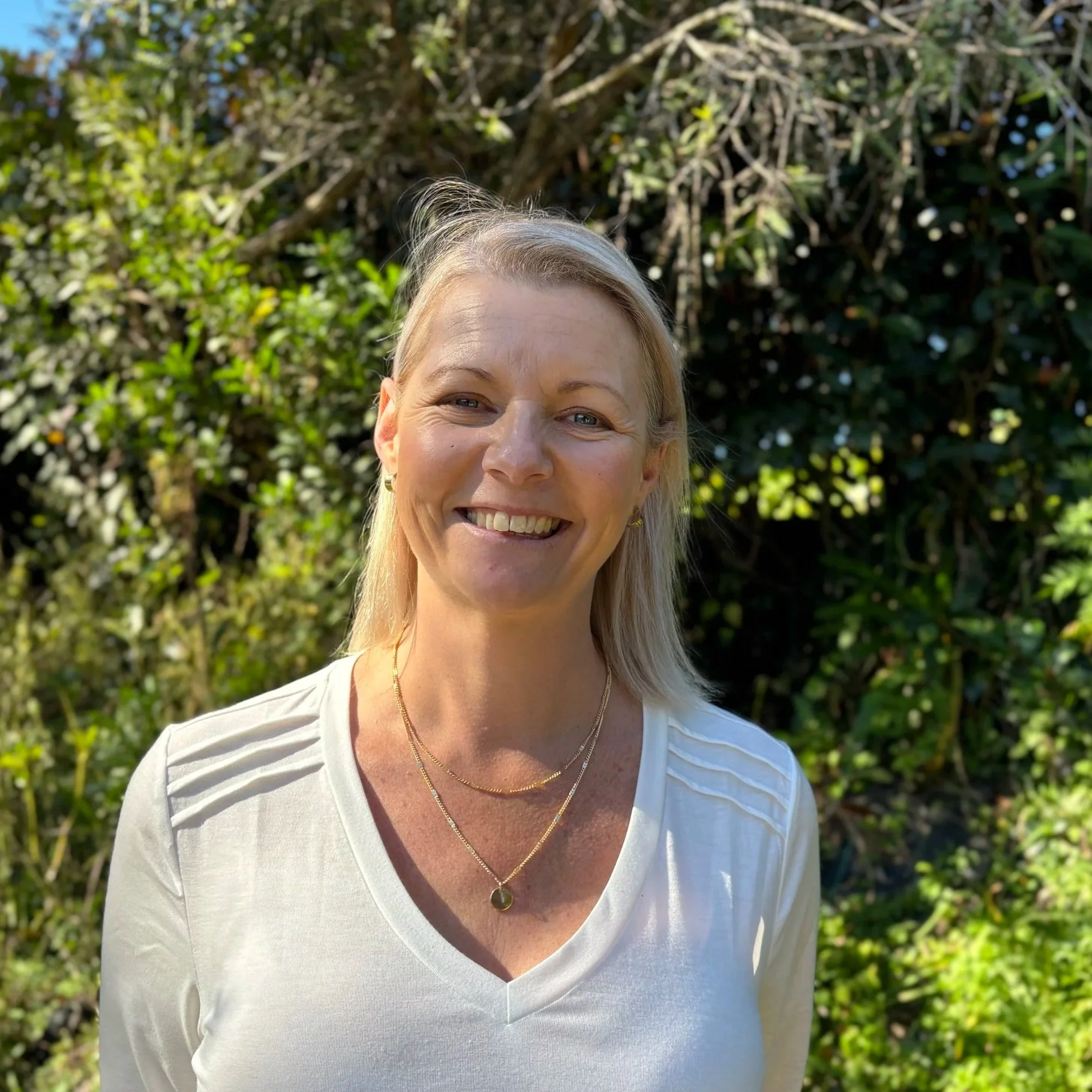 Early childhood educator facilitating play-based learning coffs harbour childcare