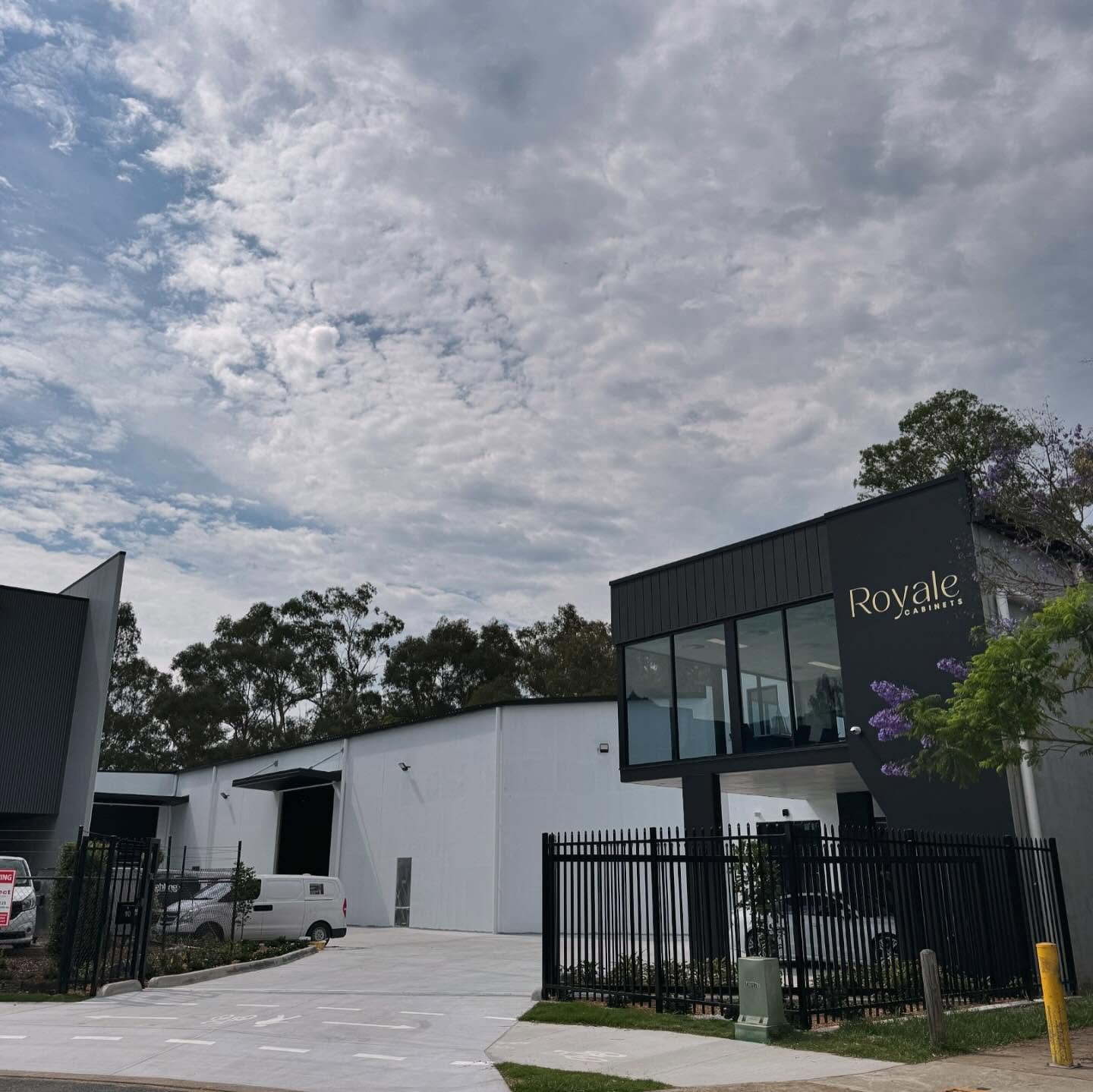 Final Fridays π€πΌ 2 of our recent Commercial jobs wrapped up and finished with Council Inspections today. β
π₯
Big new Commercial Kitchen for @littlereddumpling and new Commercial Shed and Office spaces for Royale Cabinets. The team at @proudlock.p