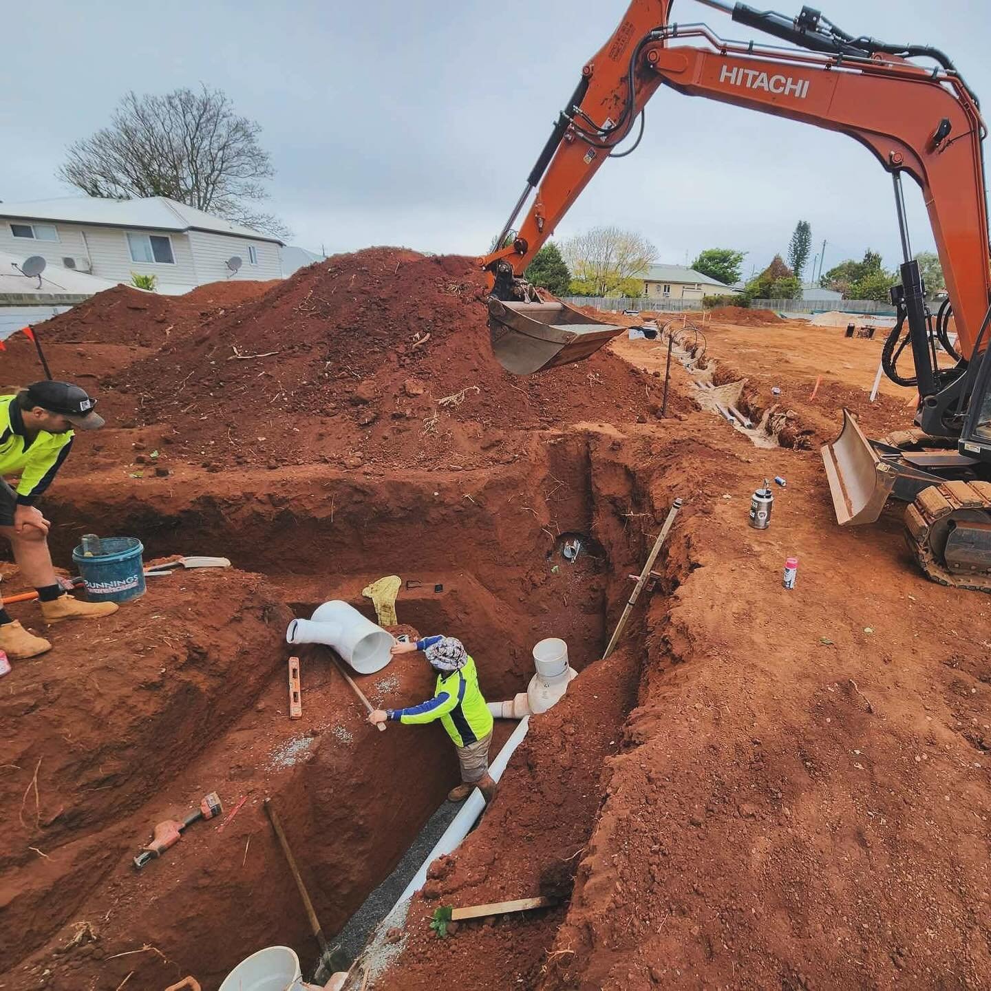 How is March nearly over? Been a minute since we’ve posted, but we’ve been busy at it. A quick glimpse at a couple from our 33 Townhouse Civil Development in Toowoomba for @carlonconstruction βοΈ Wrapped up end of last year.
Civil comple