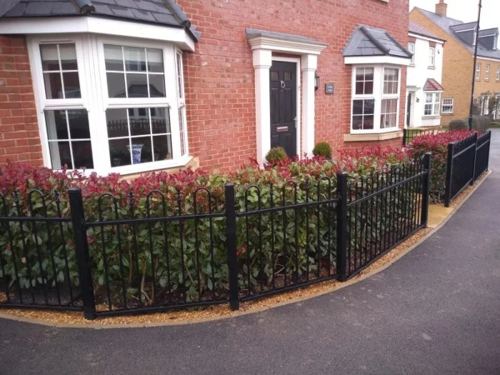 front-garden-fencing.jpg