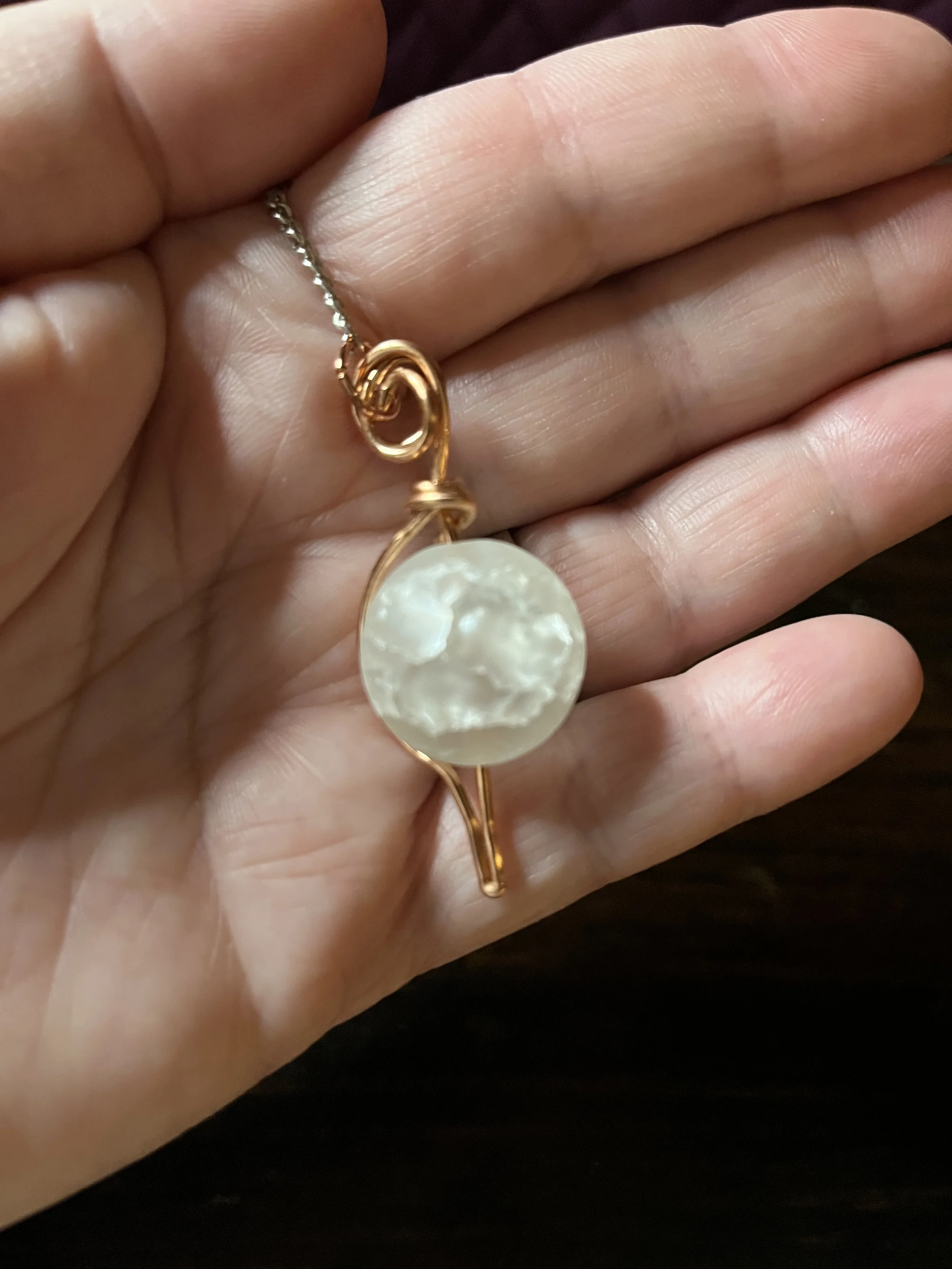 Clear glass pendulum 