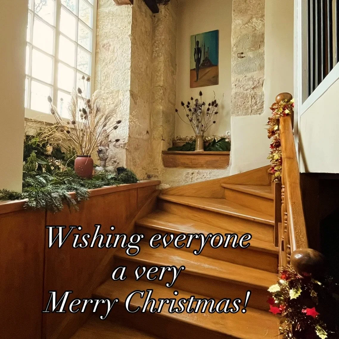 Wishing everyone a very merry Christmas from us all at Chateau de Plehaut 🌲 ❤️ 🌲 

#ch&acirc;teau #frenchholiday #frenchchristmas #happyholidays #chateaulife