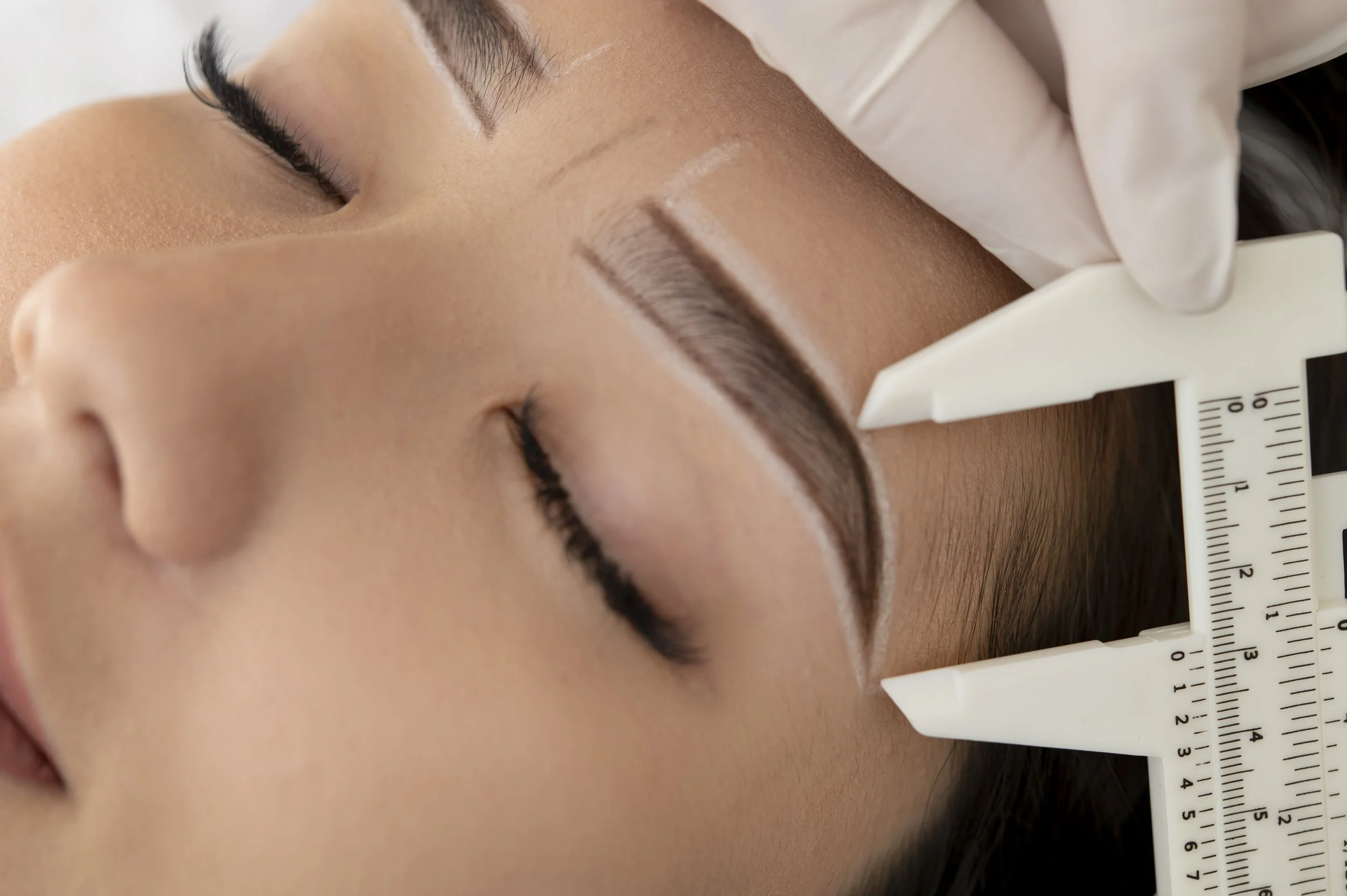 Baire artistry brow balancing