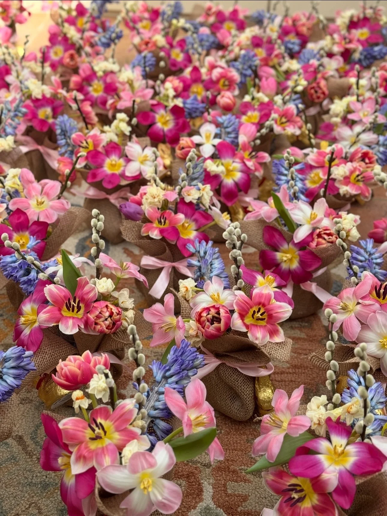🌸🌷🩷🌿 a feast for your eyes and your soul 

2026 Easter Gift Order 🐰🌷 🍫  Spring bouquets + Chocolate bunnies
