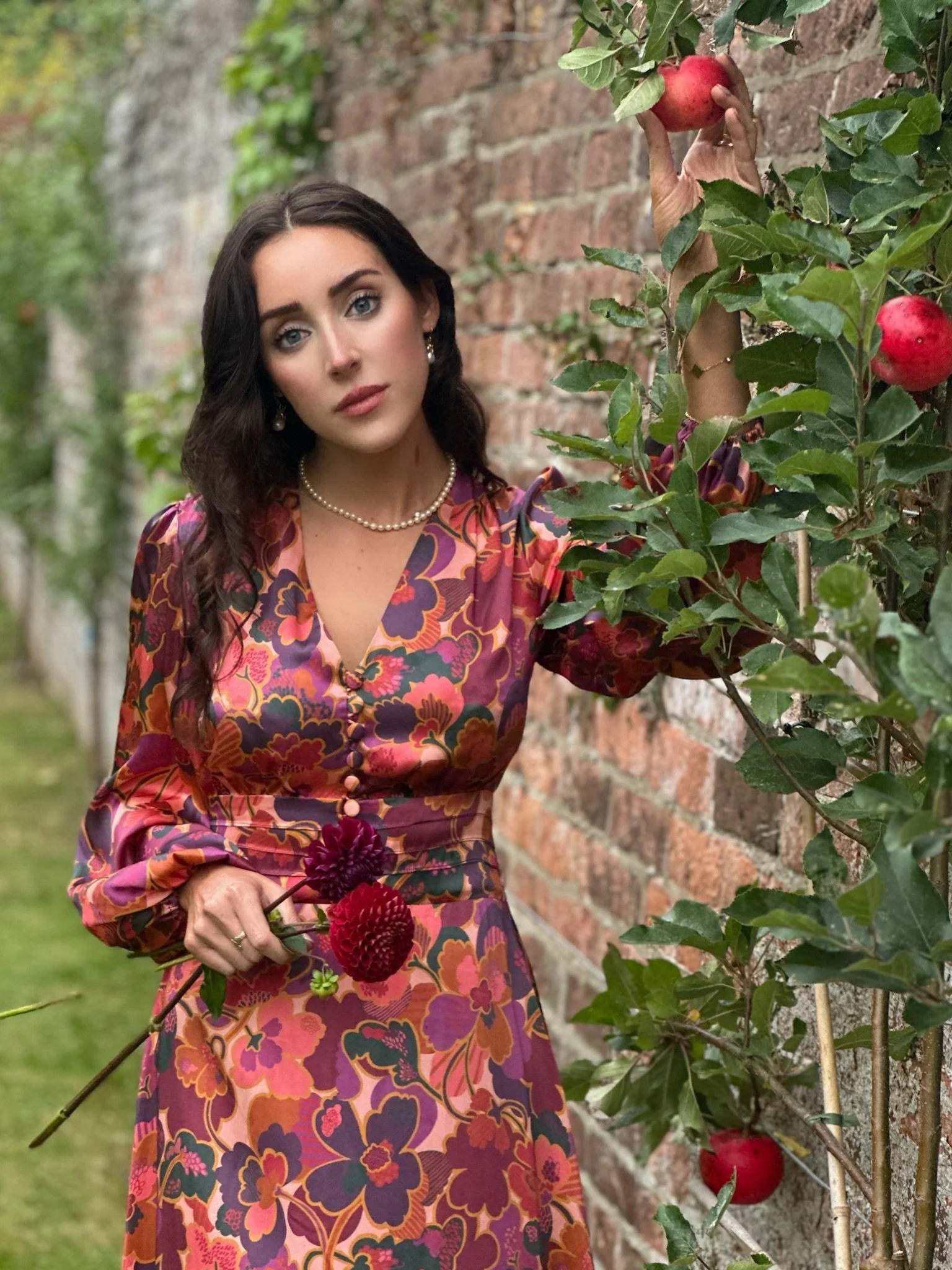 delicious plummy colours of September in silk, the dream. If dahlias were a dress, I think this would be it ❤️🩷💜🧡

Throwback to A/25 Shoot for @ridleylondon 
📍 Location : Woodhill Park Estate, Shropshire