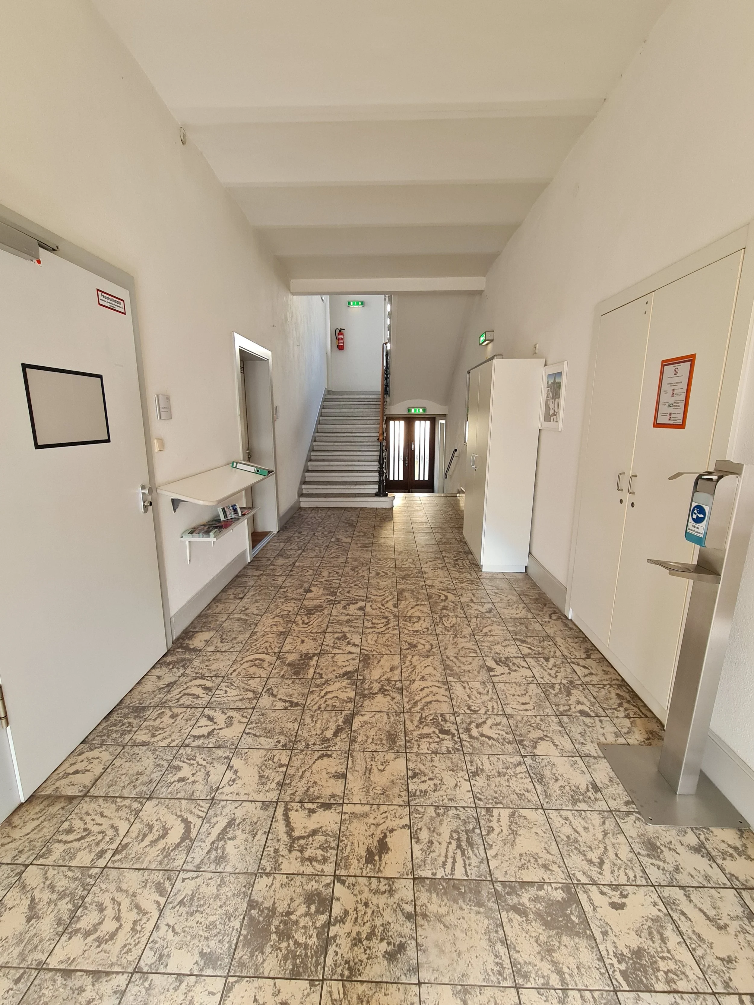 Eingangsbereich vorher