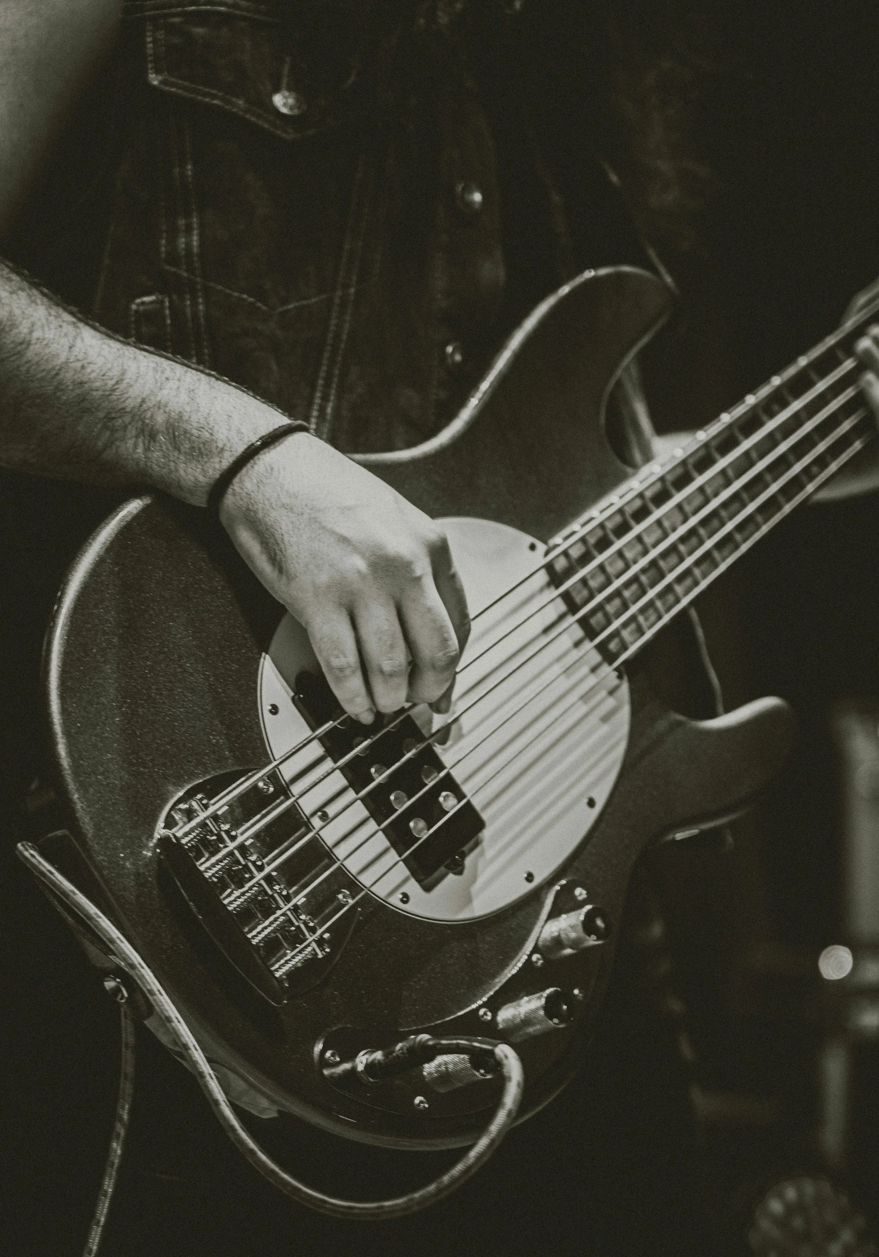 GUITAR LESSONS WITH MATTHEW MONTFORT