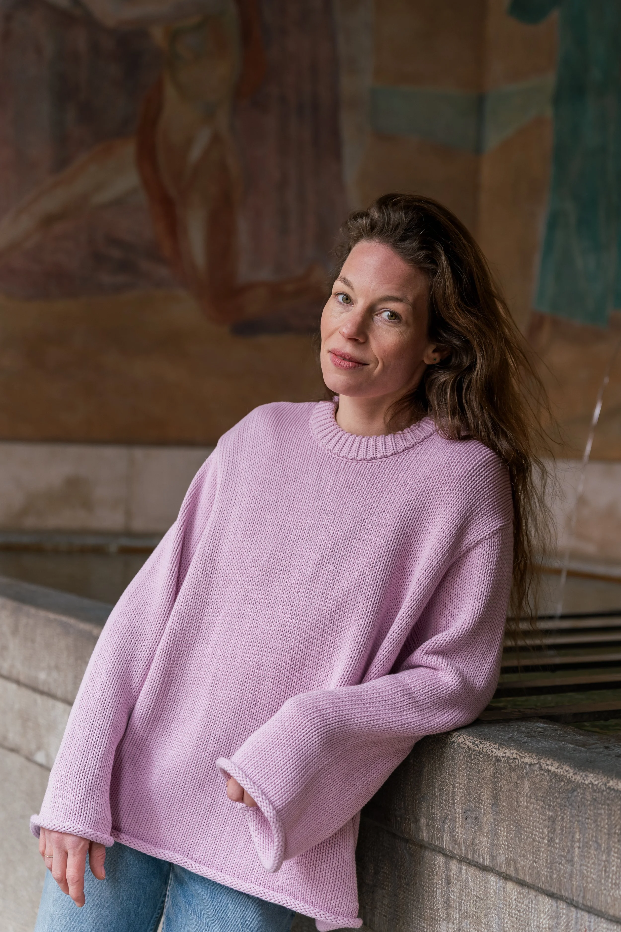 Anna Rossinelli am Spalenberg in Basel in RRREVOLVE Fashion